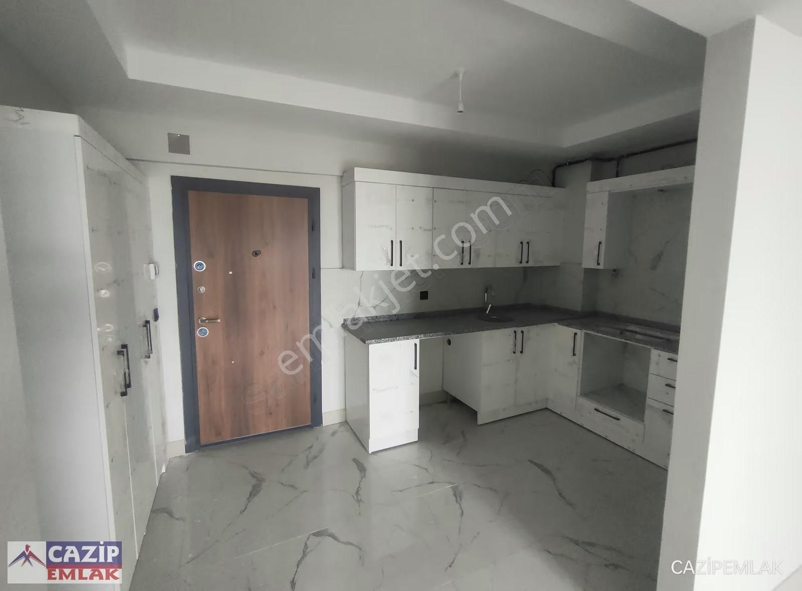 Cazip'ten Karaman Yolu Üzerinde Geniş Oturumlu Ayrı Mutfak 1+1 - Görsel 9