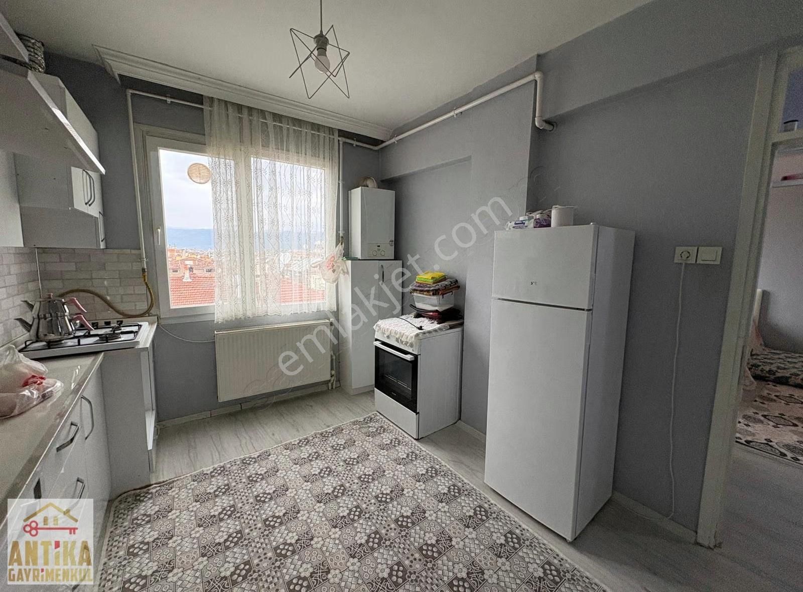 Antika Gayrimenkulden Hastane Yakınında Satılık 3+1 Ferah Daire - Görsel 2