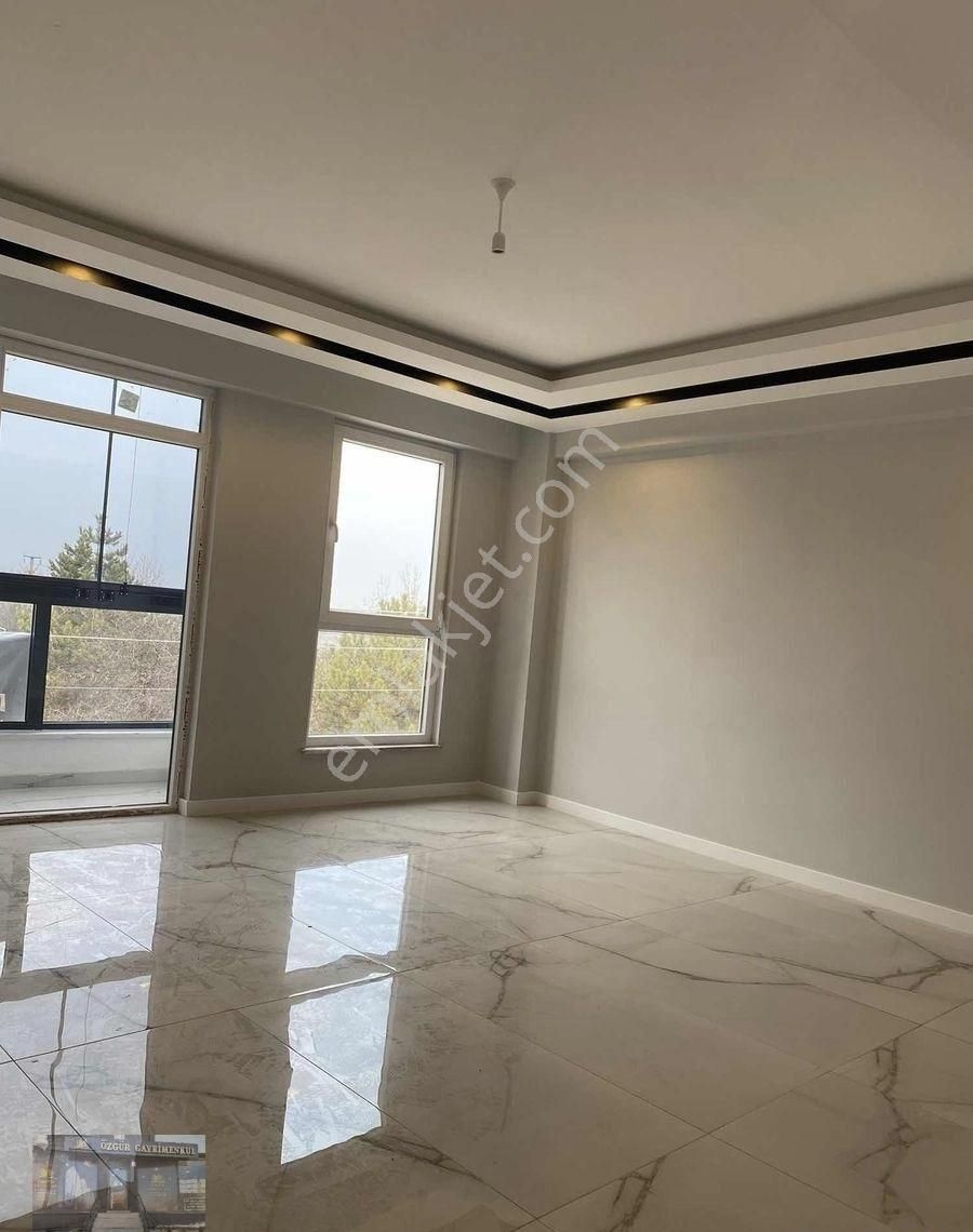 Esentepe Mahallesin De Yerden Isıtmalı Satılık 3+1 Daire - Görsel 7