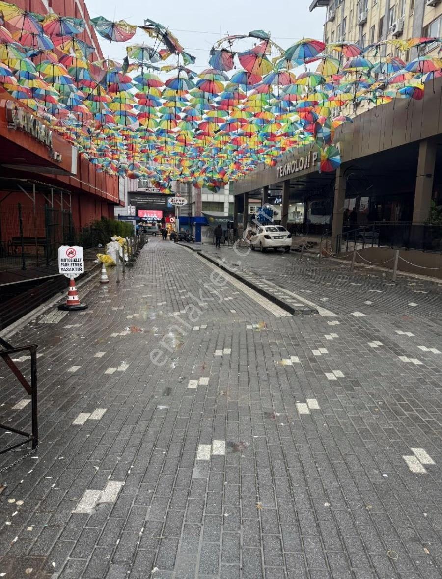 Adana Seyhan Kuruköprüde Satılık Dükkan