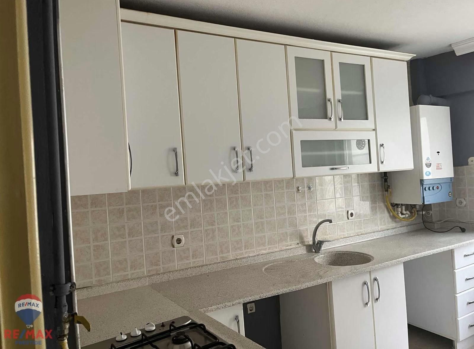 Şirintepe'de Eşyasız 2 + 1 Daire