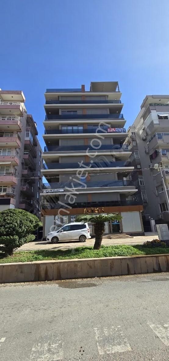 B&f Emlaktan Işıklar Caddesinde Satılık 1+1