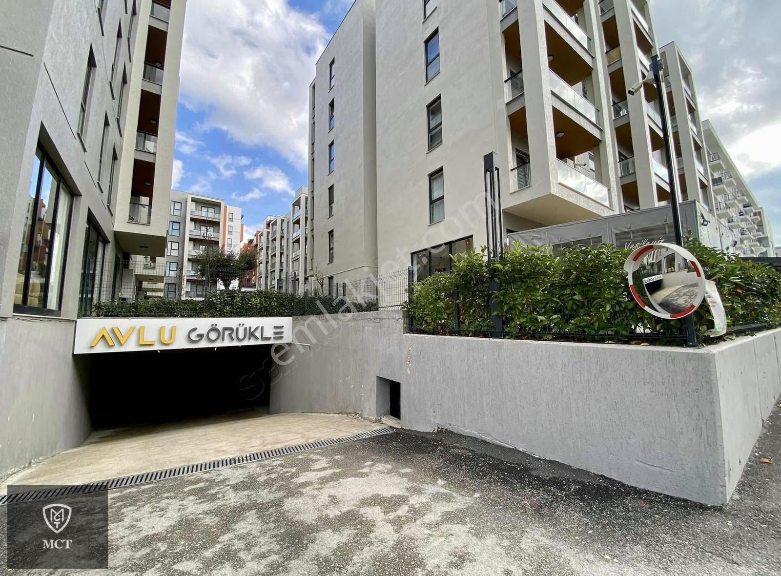 Görükle'de Havuzlu, Bahçeli, Eşyalı 2+1 Satılık Daire