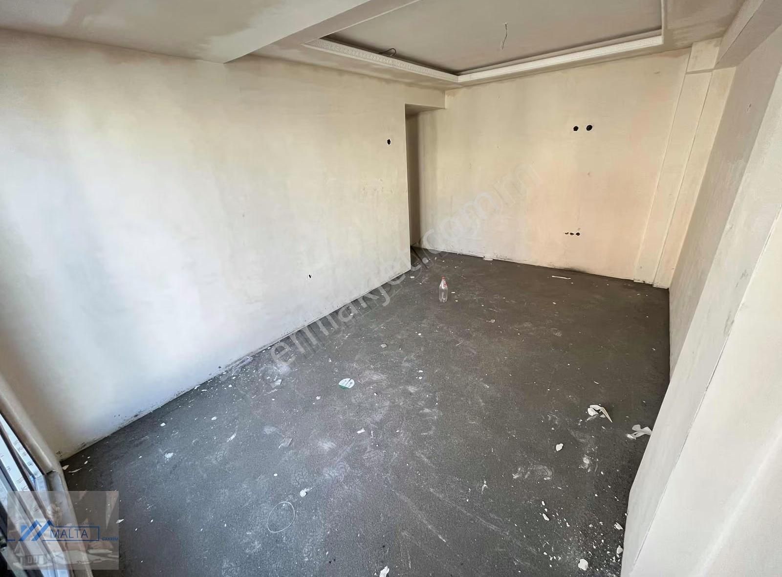 Maltadan 600 Evlerde 2+1 Ön Cephe Satılık Daire - Görsel 12