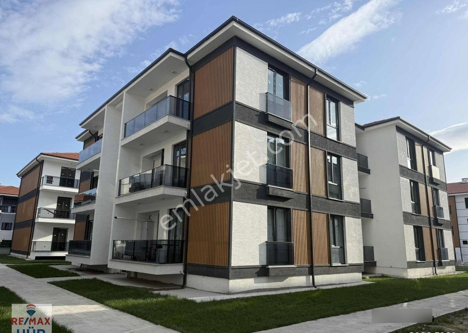 Ömer İnan Remax Hür Fatih Mah 2+1 Sıfır Daire Satılık