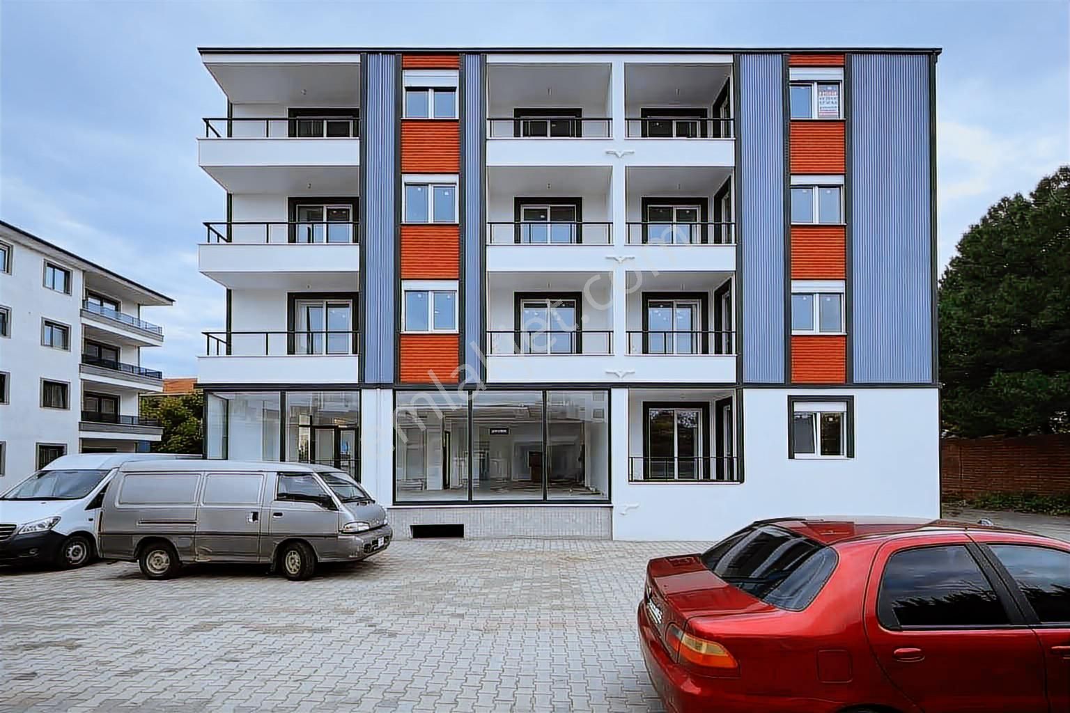 Dağlı !gayrimenkul'den 3+1 Cadde Üzeri Sıfır Daire !!