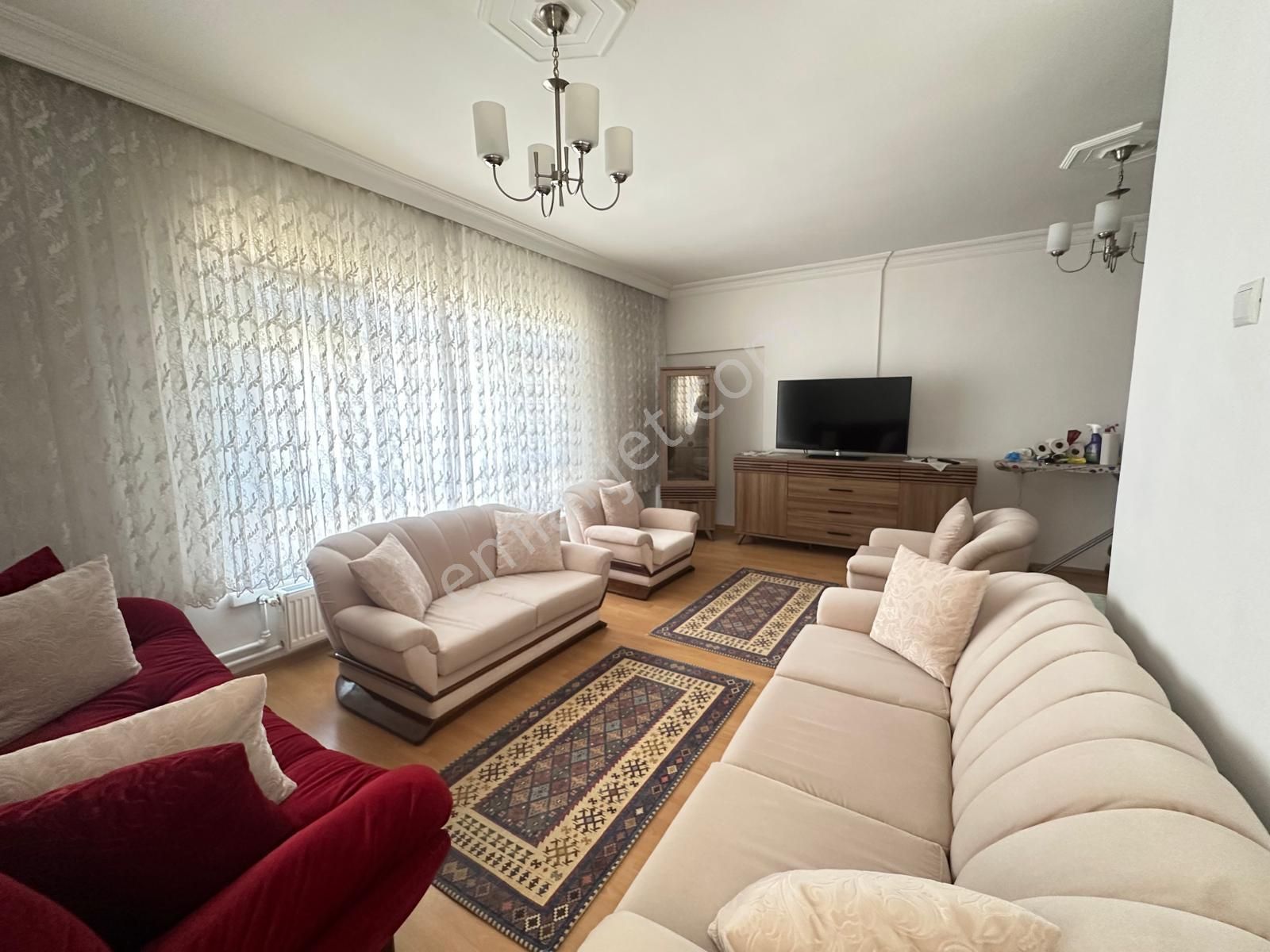 Relax'tan 3.kat Konumlu Tertmiz Şehir Hs. Yakın Fırsat Eşyalı1+1