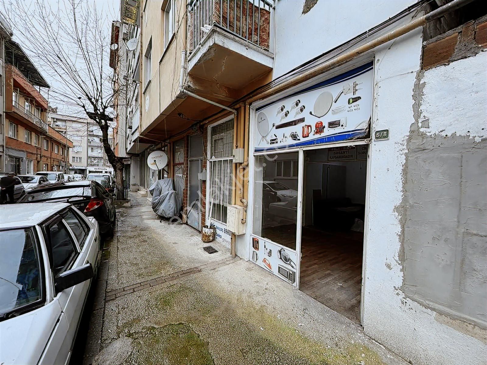 Celal Bayar Caddesi Alt Sokağında Kiralık Dükkan