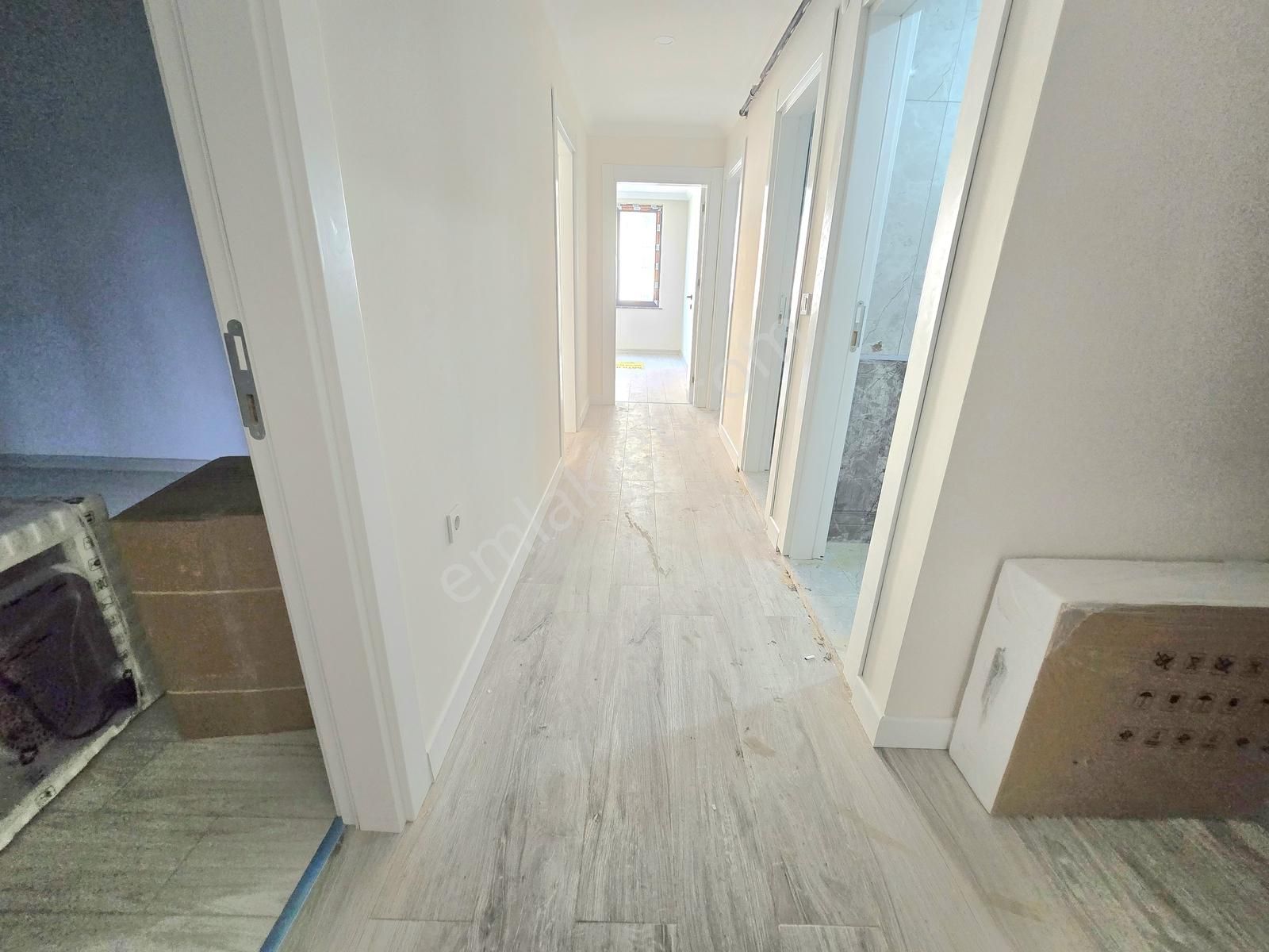 Pusula İnş.tan Ugurmumcu Mah Cadeye Yakın 125m2 3+1 3kat Daire - Görsel 27