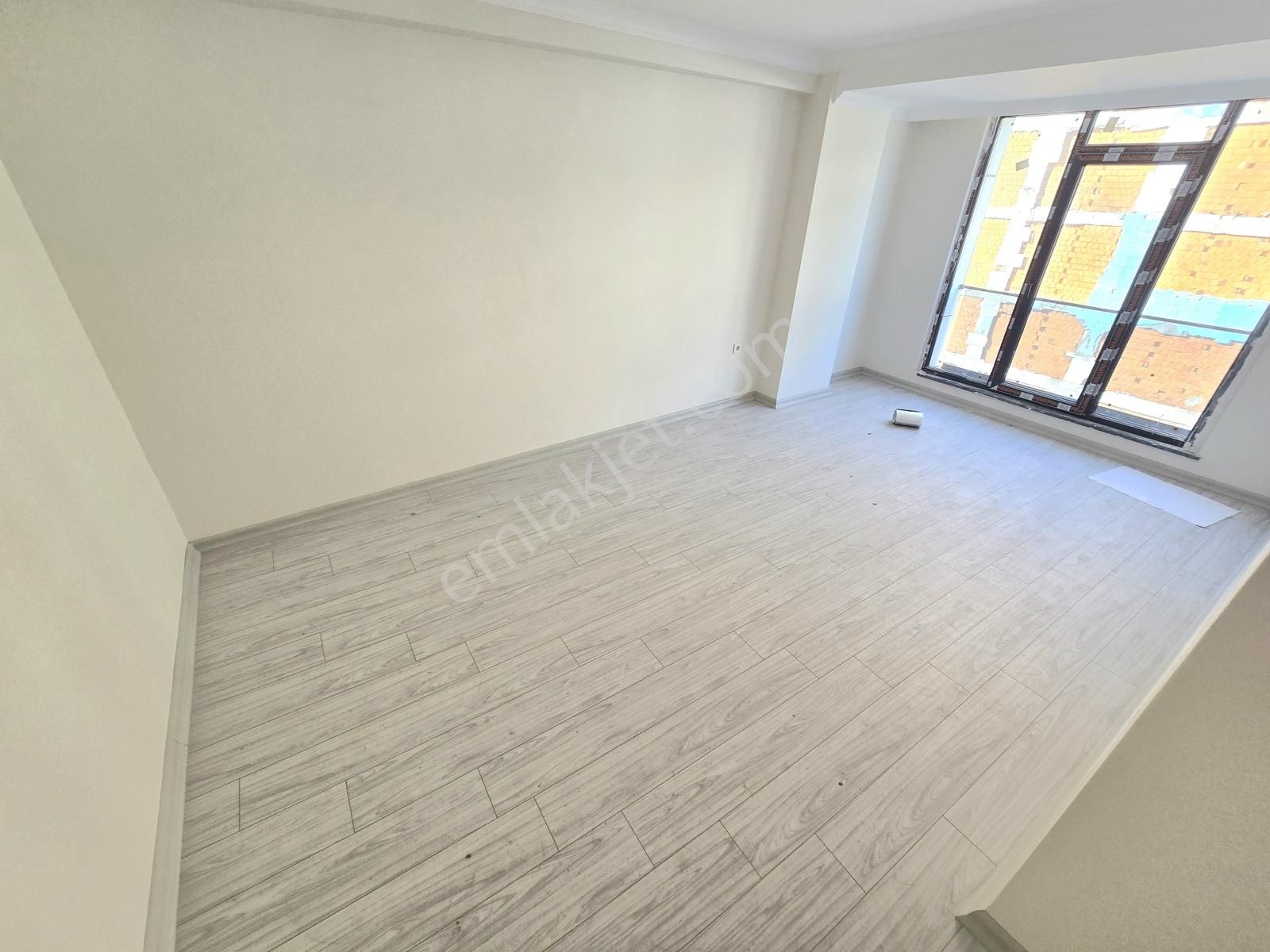 Pusula İnş.tan Ugurmumcu Mah Cadeye Yakın 125m2 3+1 3kat Daire - Görsel 23