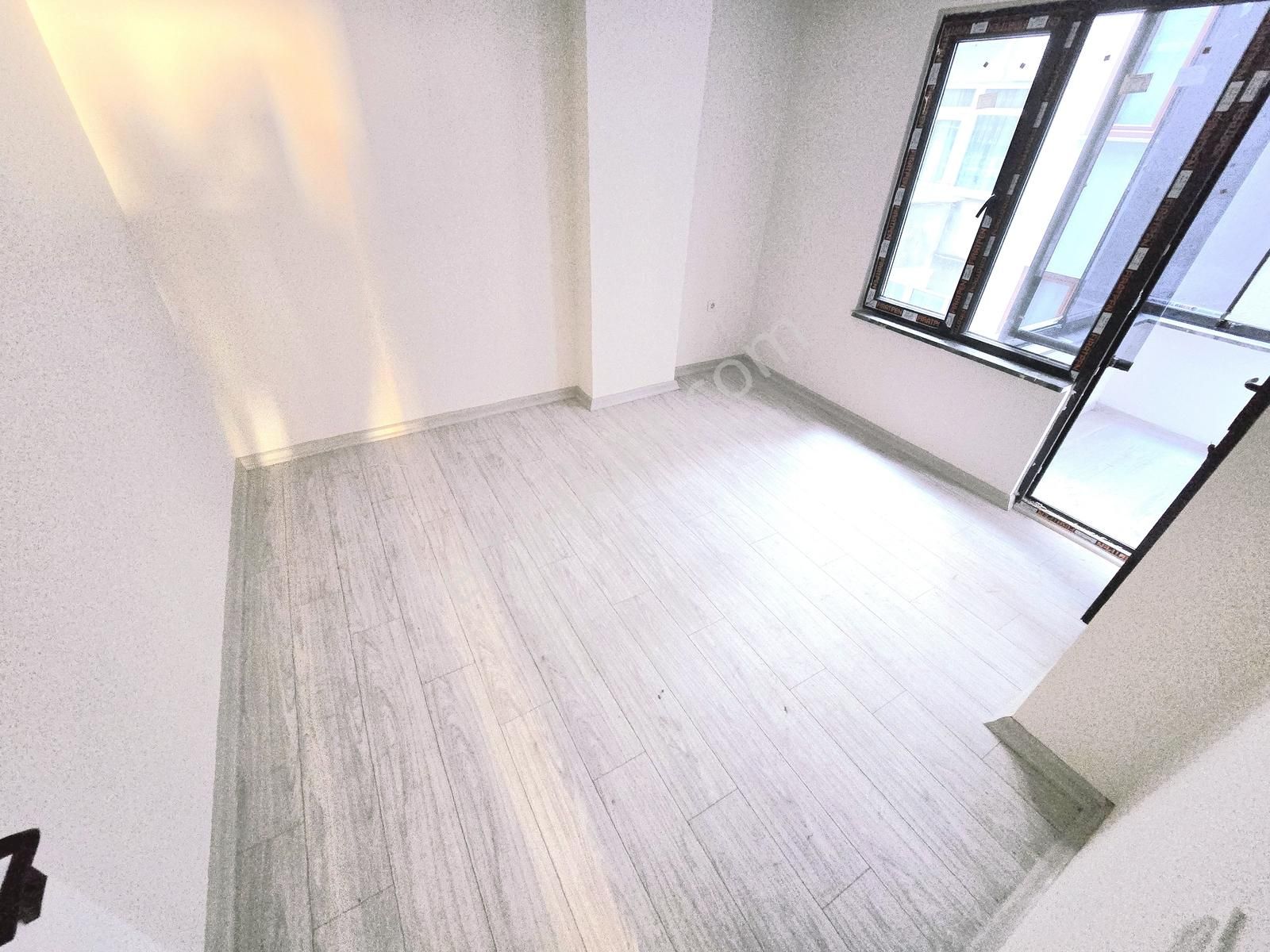 Pusula İnş.tan Ugurmumcu Mah Cadeye Yakın 125m2 3+1 3kat Daire - Görsel 7