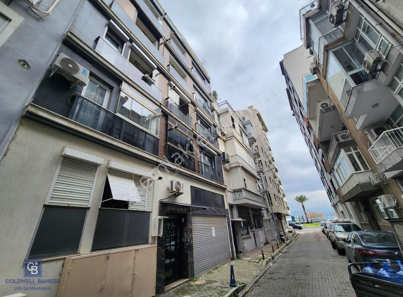 Karşıyaka Alaybey De Satılık 2+1 Daire