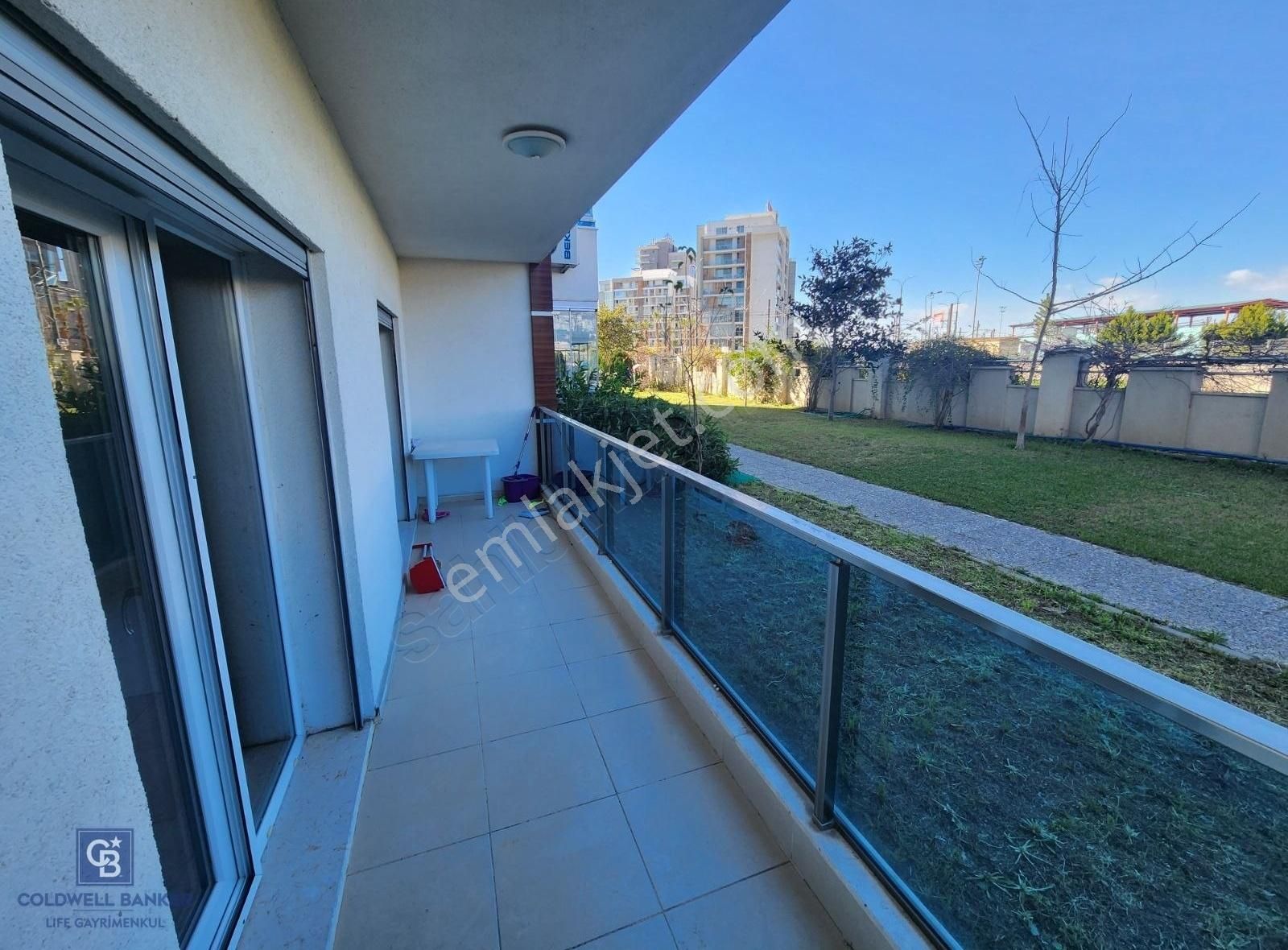 Mavişehir Ata Yaşam Sitesinde Geniş Kiralık 1+1 - Görsel 3