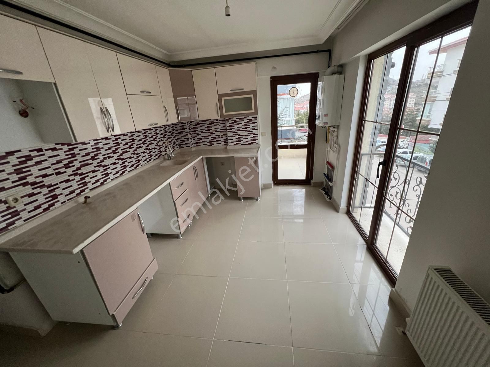 Baglum Merkez Yakını Katta Asansörlü 3+1