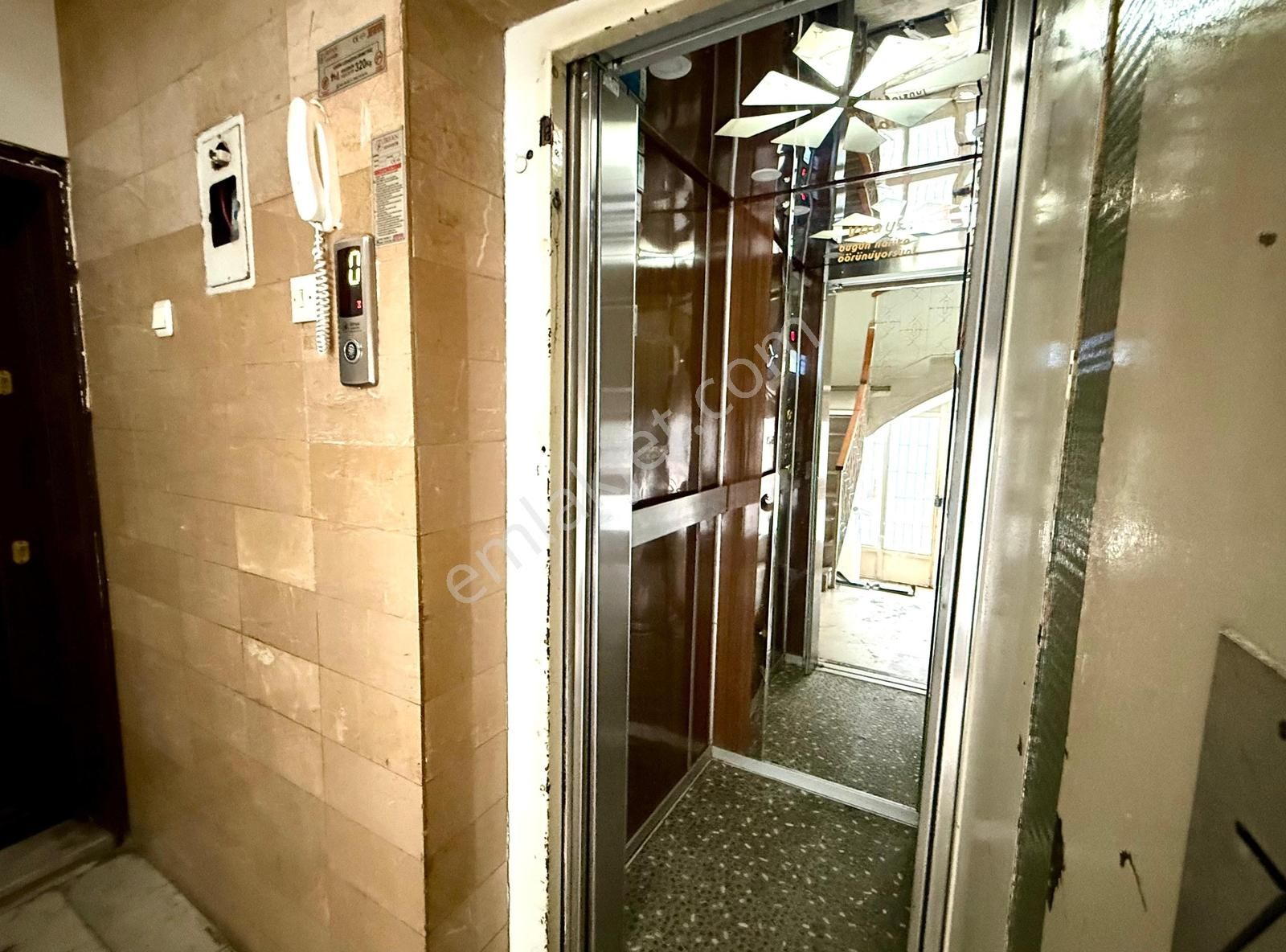 Şehrin Merkezinde Cumhuriyet Meydanına Yakın 4+1 Satılık Daıre - Görsel 30