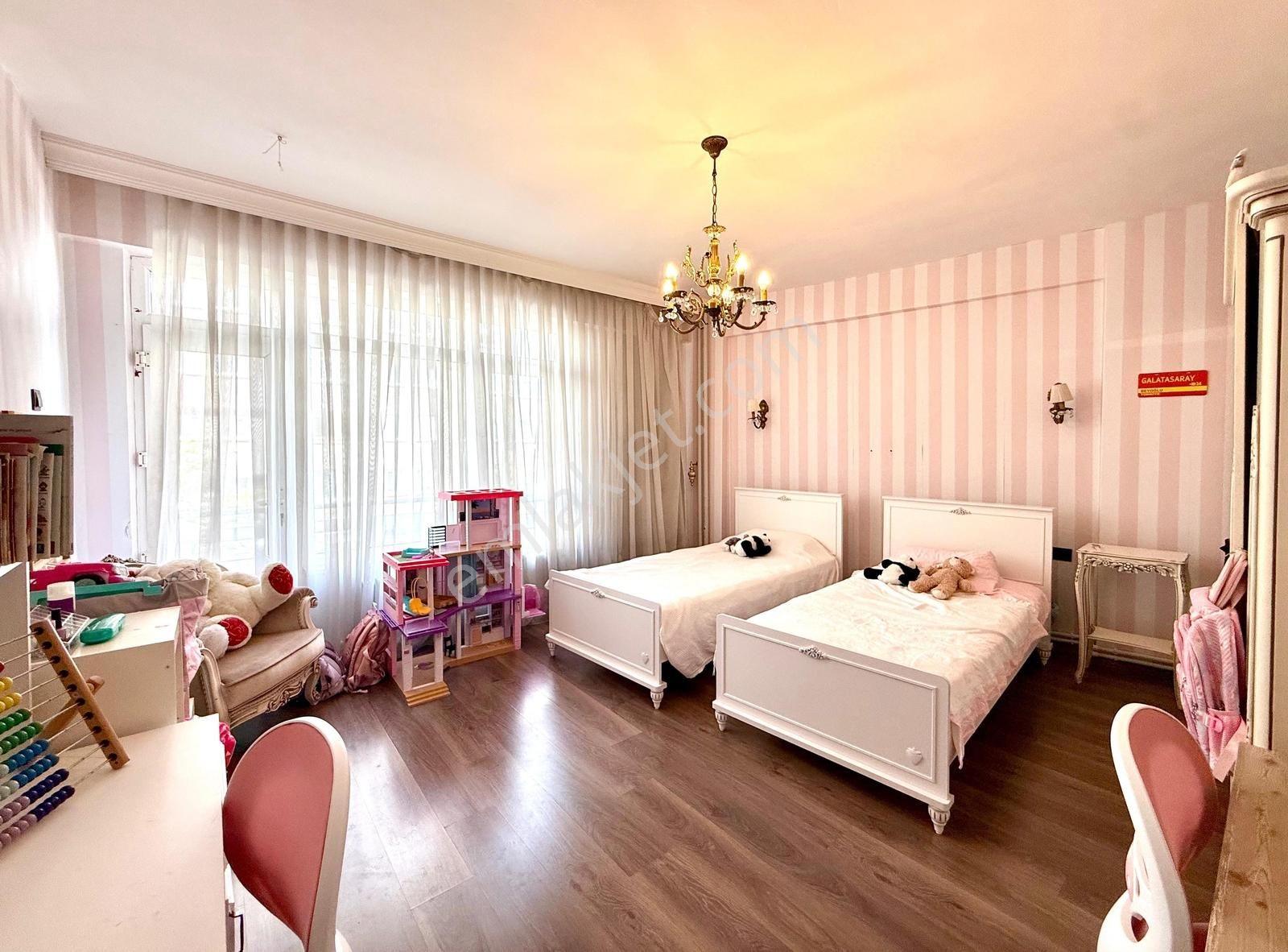 Şehrin Merkezinde Cumhuriyet Meydanına Yakın 4+1 Satılık Daıre - Görsel 7