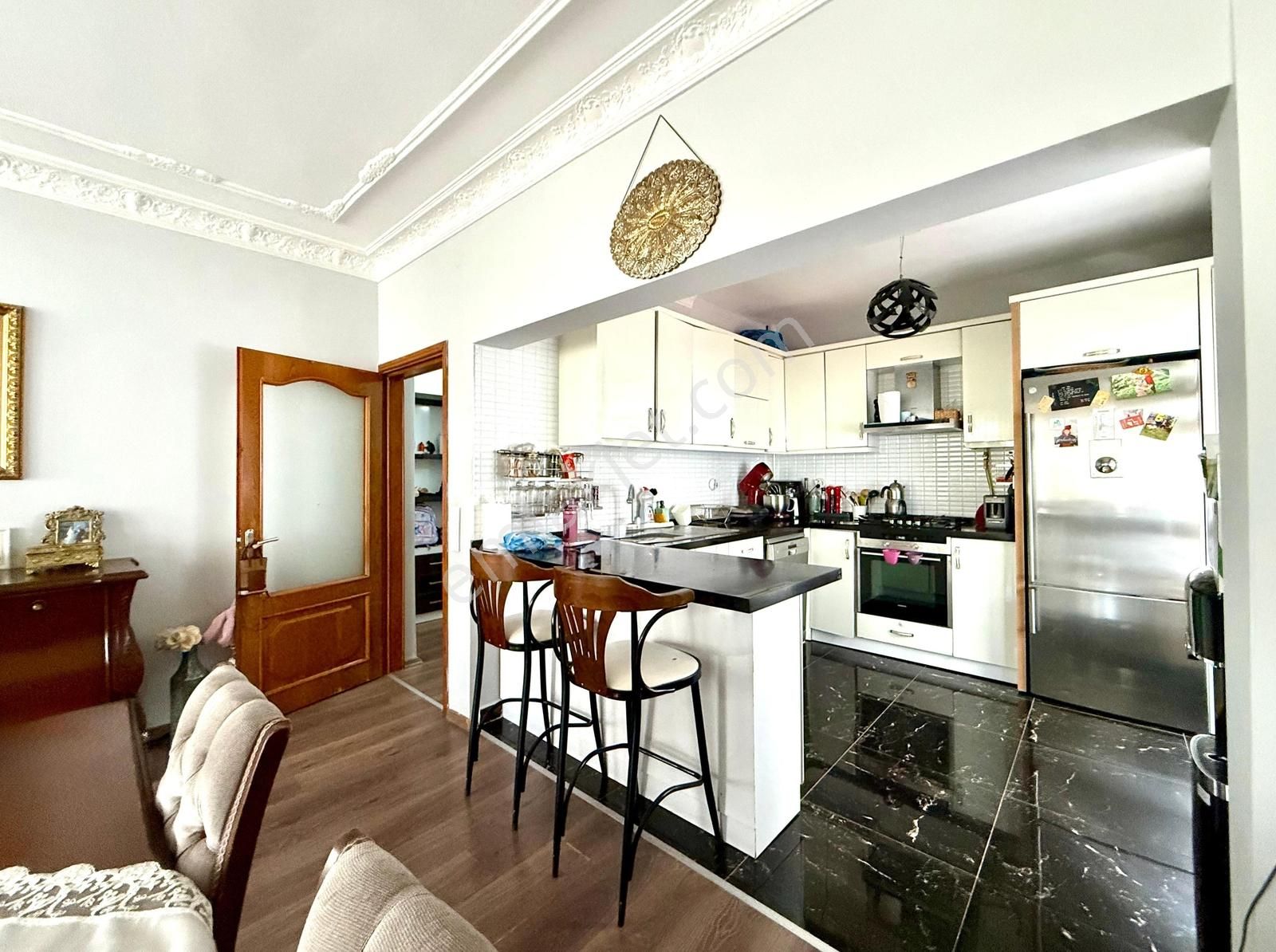 Şehrin Merkezinde Cumhuriyet Meydanına Yakın 4+1 Satılık Daıre - Görsel 12