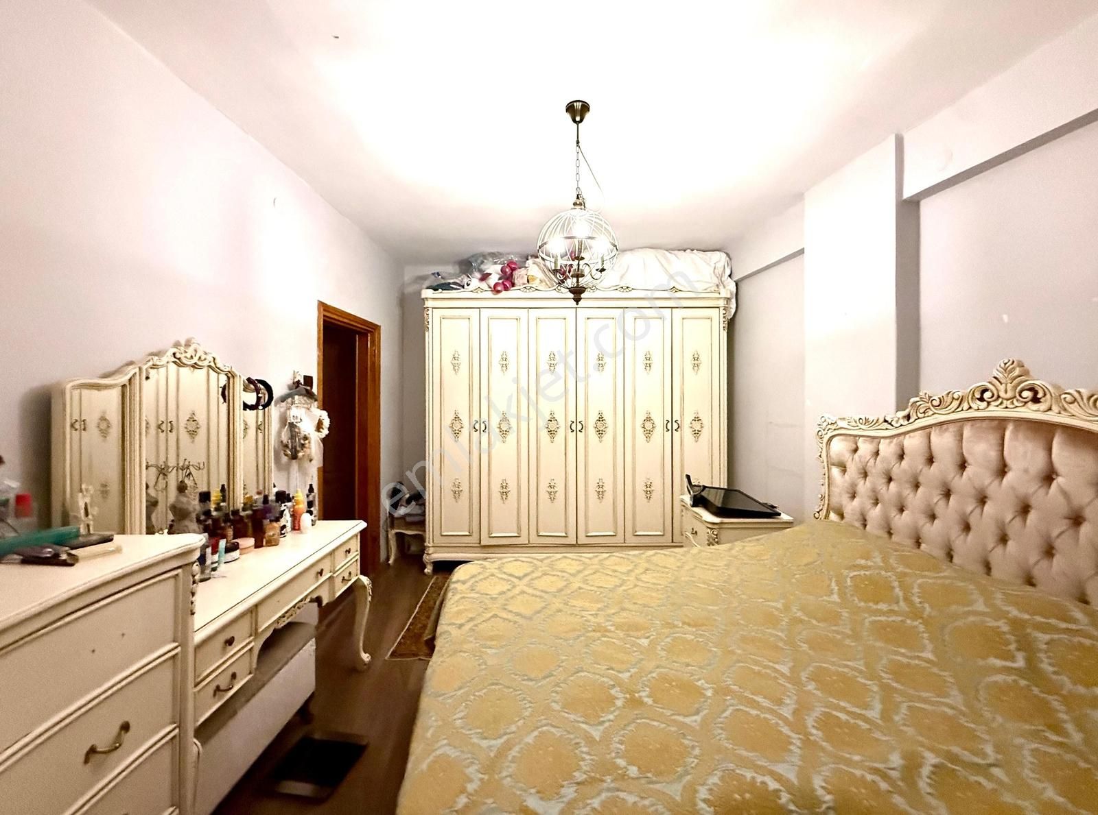 Şehrin Merkezinde Cumhuriyet Meydanına Yakın 4+1 Satılık Daıre - Görsel 14