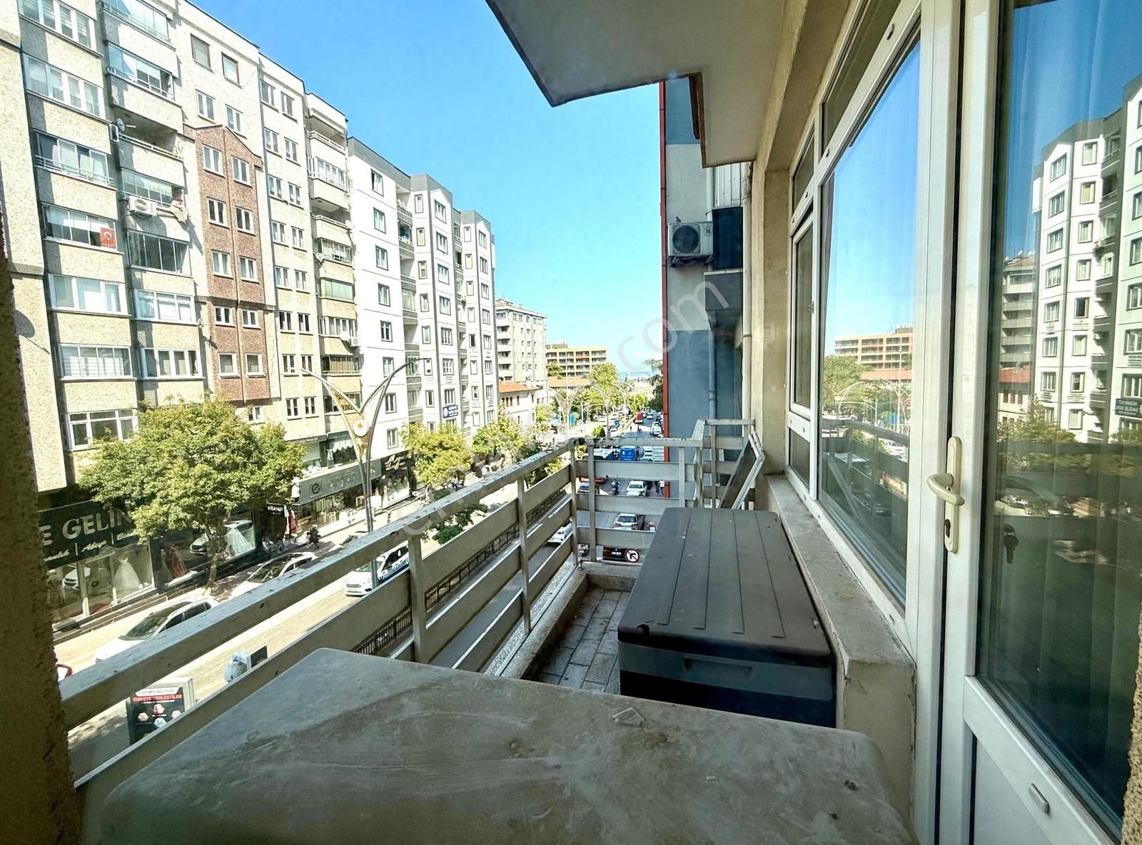 Şehrin Merkezinde Cumhuriyet Meydanına Yakın 4+1 Satılık Daıre - Görsel 10