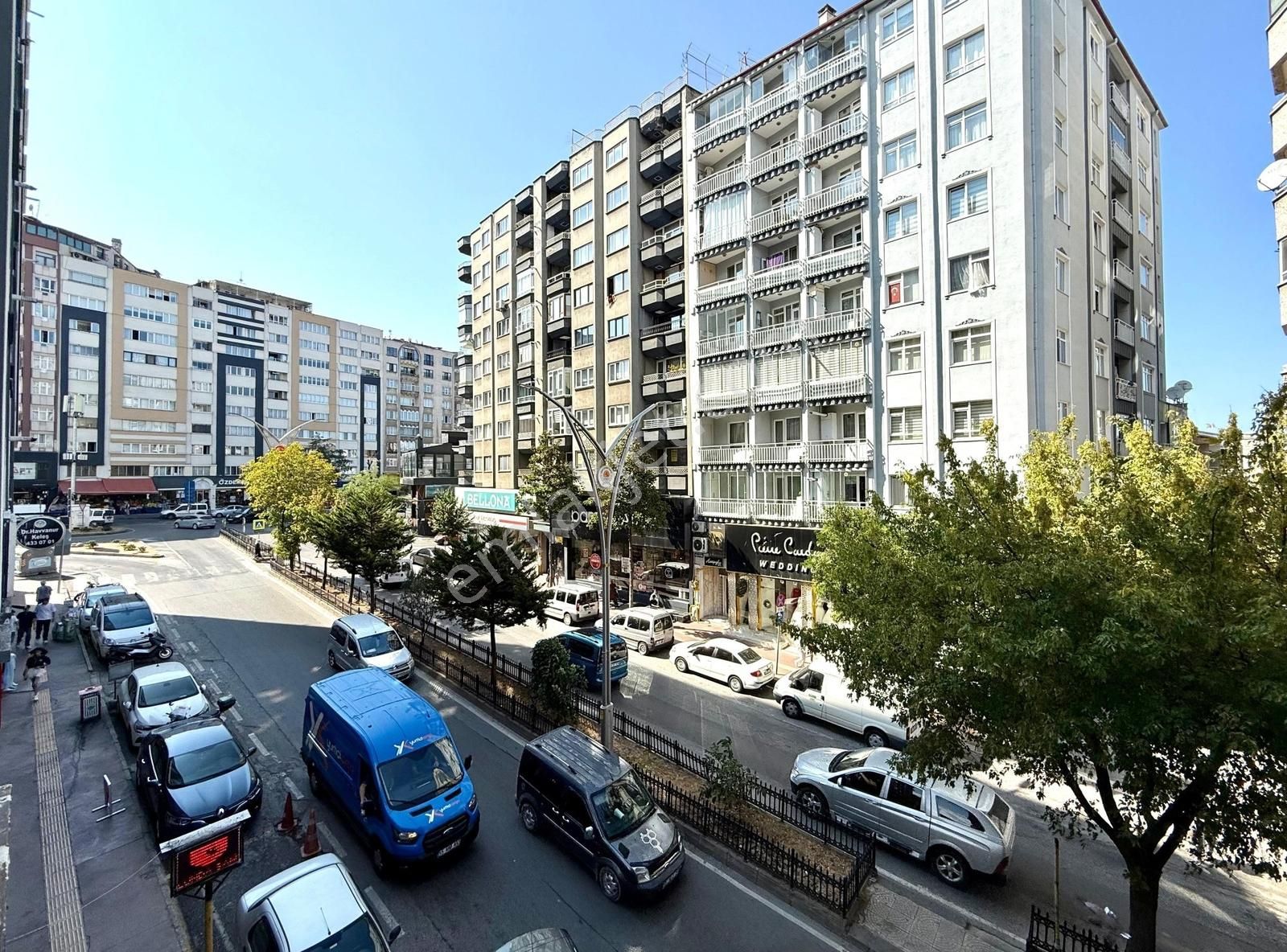 Şehrin Merkezinde Cumhuriyet Meydanına Yakın 4+1 Satılık Daıre - Görsel 32