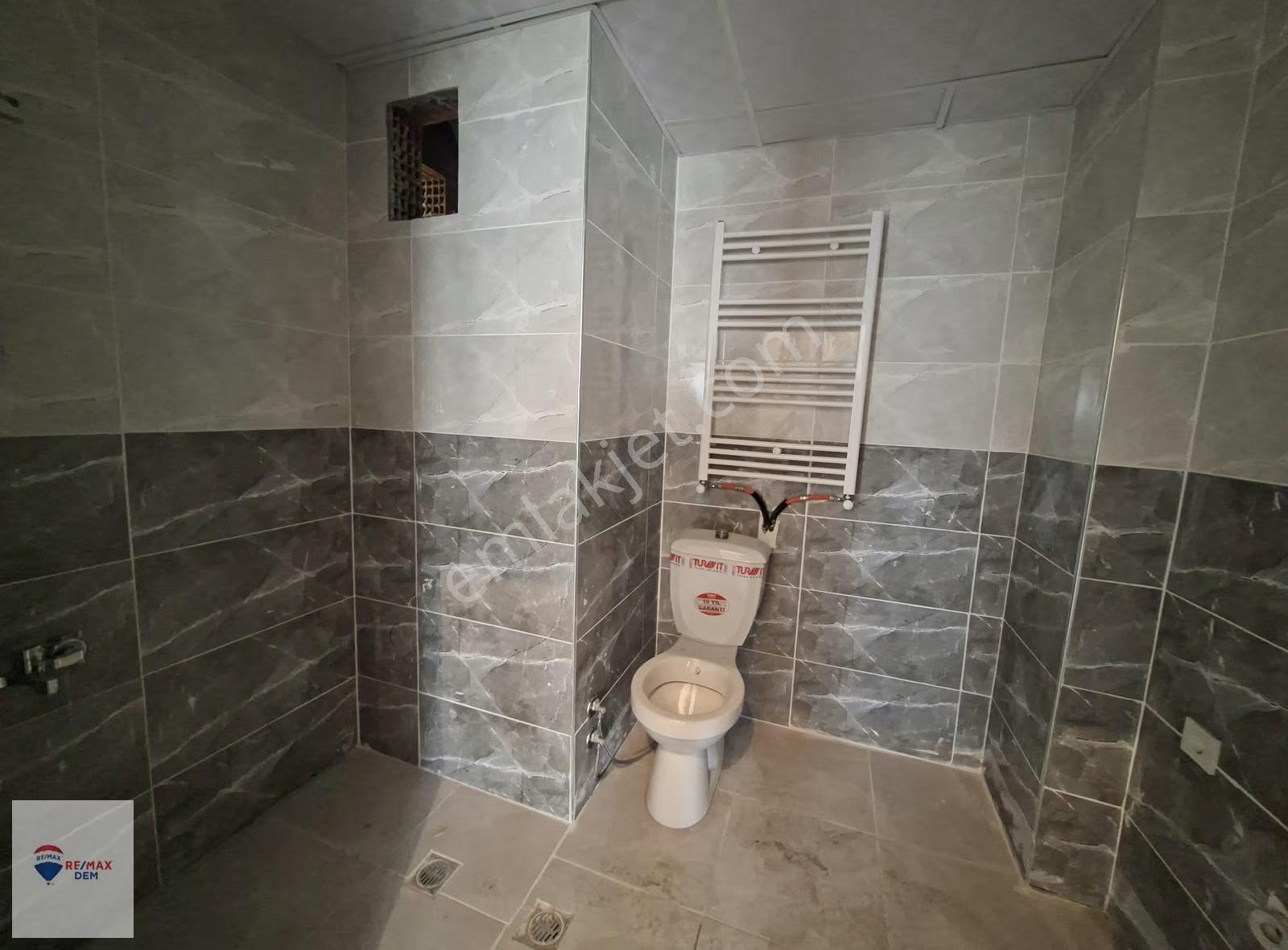 Remax Dem'den Halitpaşa Mahalesi Satılık 3+1 Fırsat Daire - Görsel 8