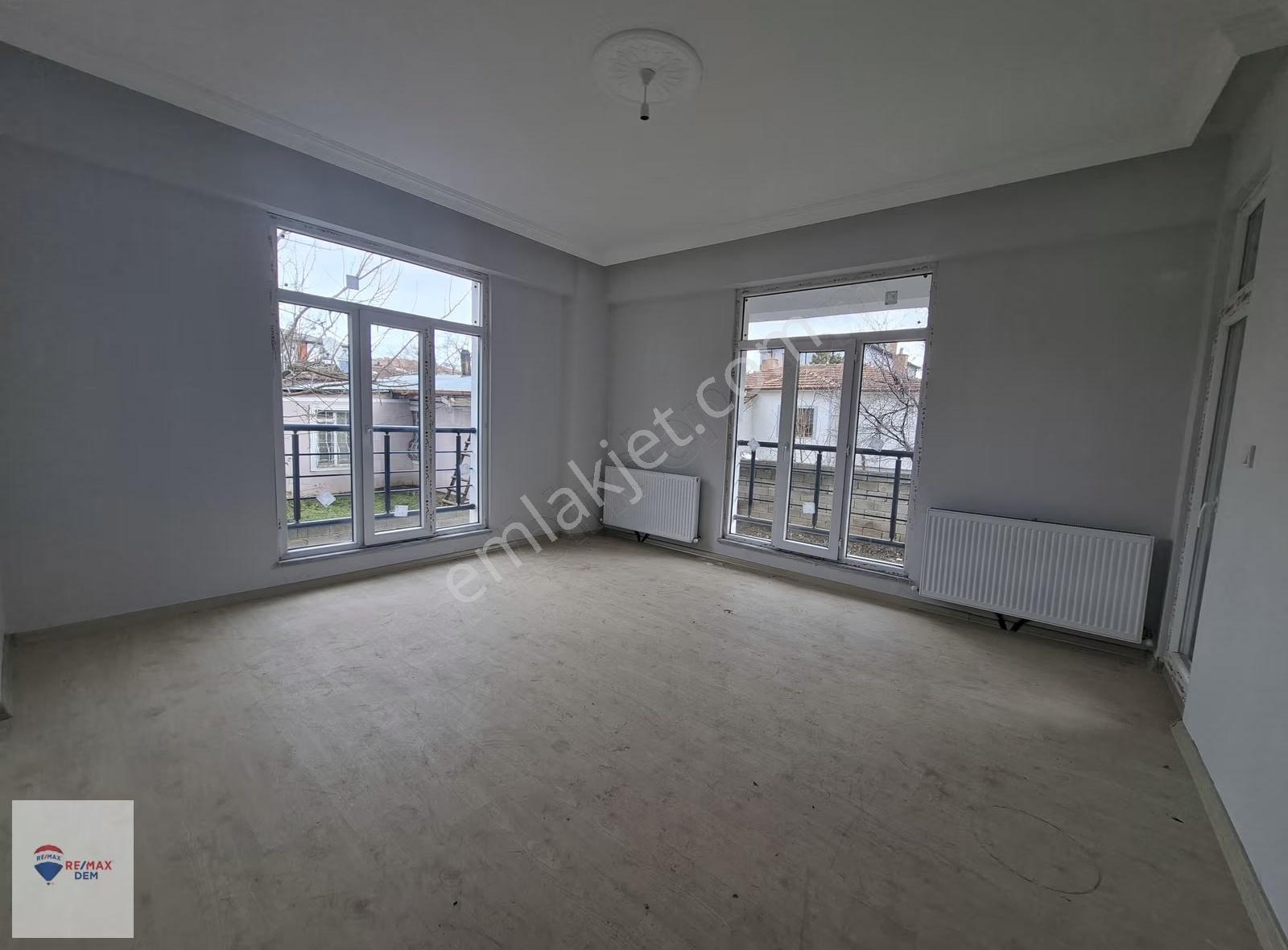 Remax Dem'den Halitpaşa Mahalesi Satılık 3+1 Fırsat Daire - Görsel 12