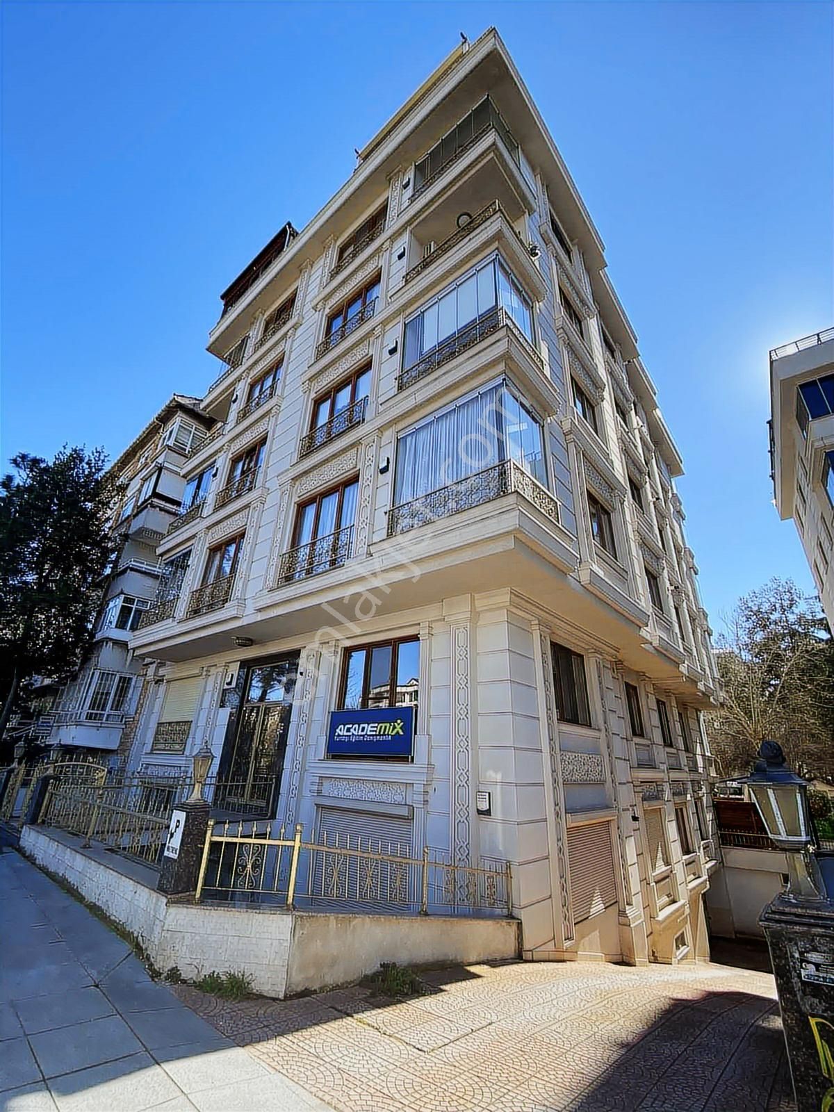 Ali Topal Grmk 3+1 140m2 1.kat Yeni Bina Bakırköy Kiralık