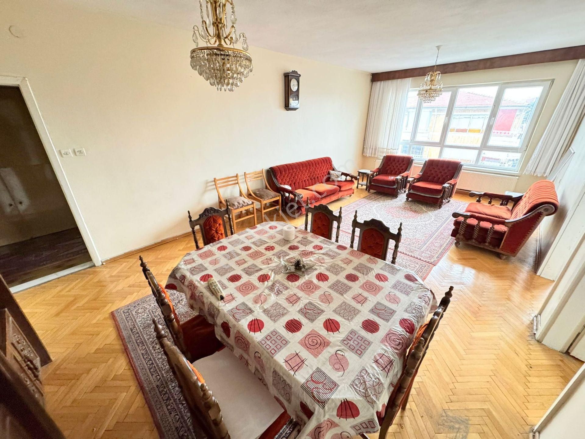 Şafak'tan Kuyuyazısında 3+1 Ön Cephe Çok Geniş Katta Çift Balkon - Görsel 25