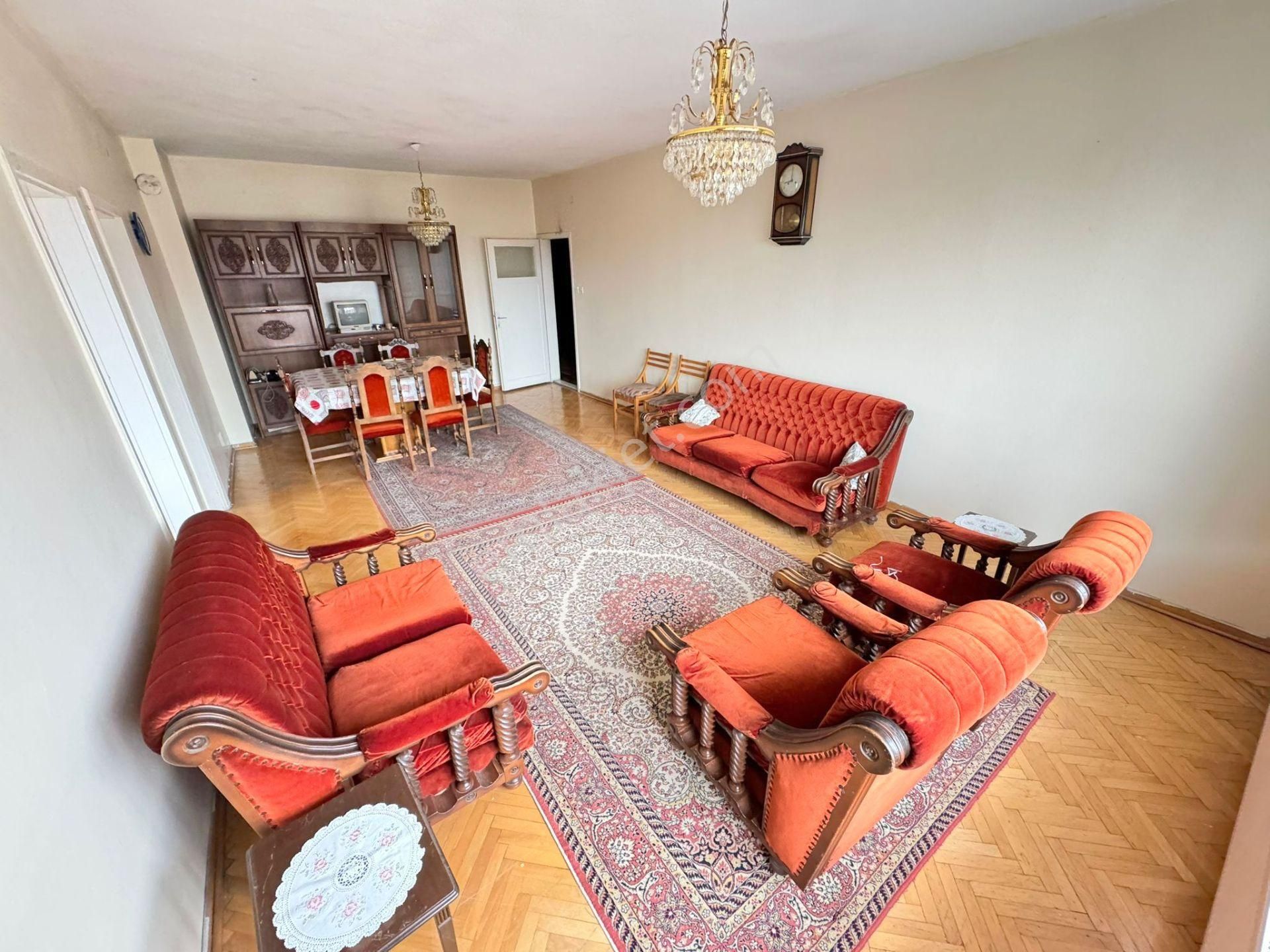 Şafak'tan Kuyuyazısında 3+1 Ön Cephe Çok Geniş Katta Çift Balkon - Görsel 3