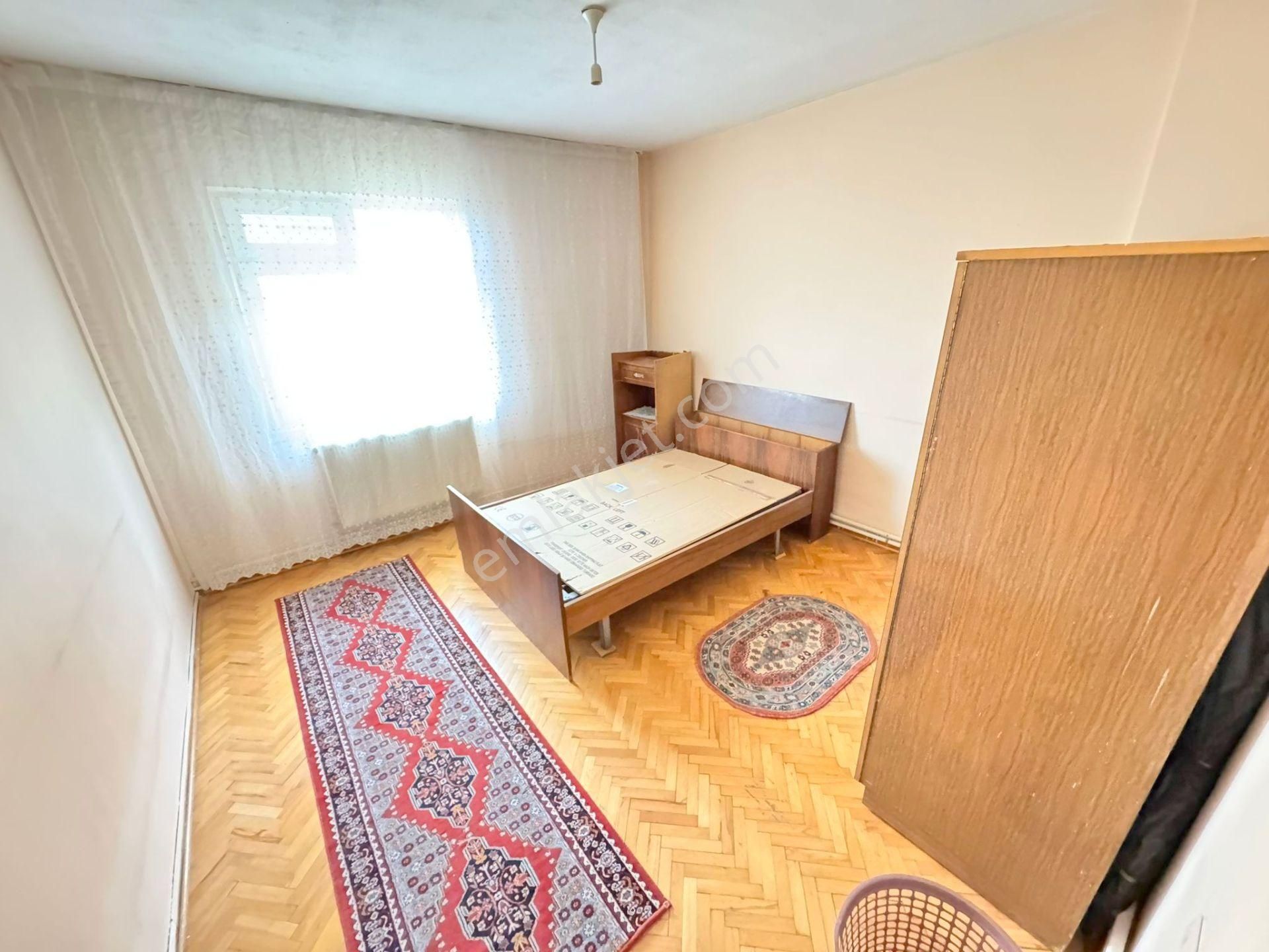 Şafak'tan Kuyuyazısında 3+1 Ön Cephe Çok Geniş Katta Çift Balkon - Görsel 11