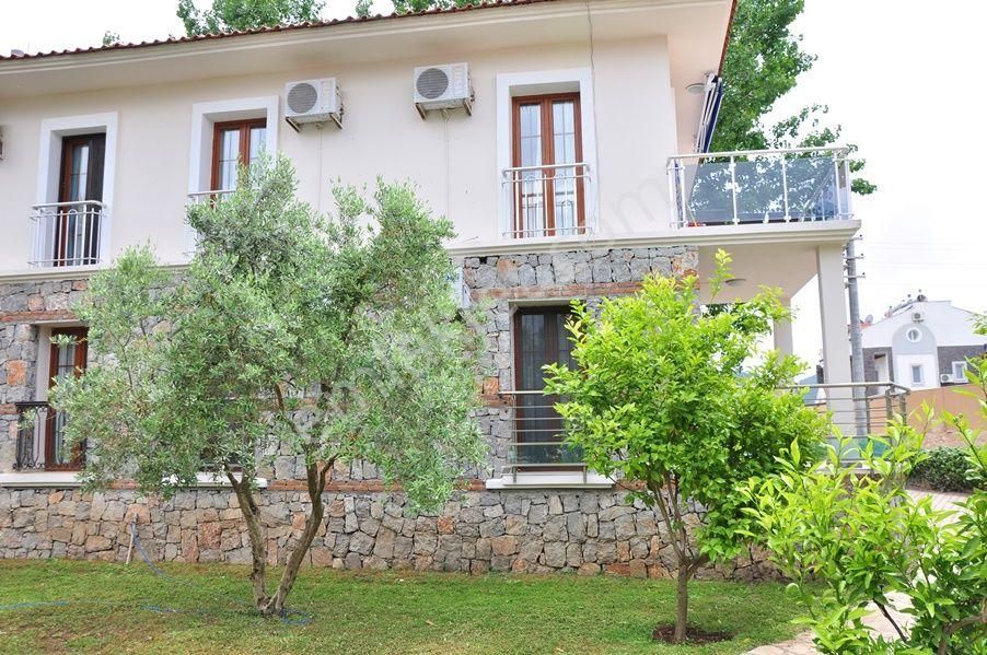 Ölüdeniz'de Yarı Olimpik Havuzlu Sitede Satılık 2+1 Daire