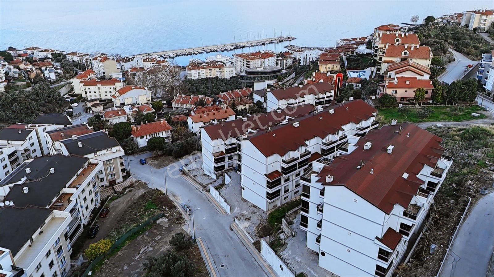 Mudanya Halitpaşa'da Deniz Manzaralı 2+1 3 Katlı Bina
