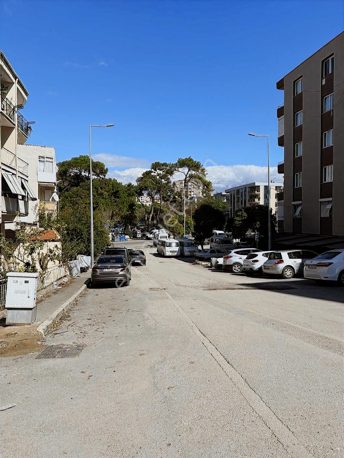 Buca Atatürk Mahallesi Hasanağa Bahçesi Dibi 3+1 Arakat Kombili - Görsel 3