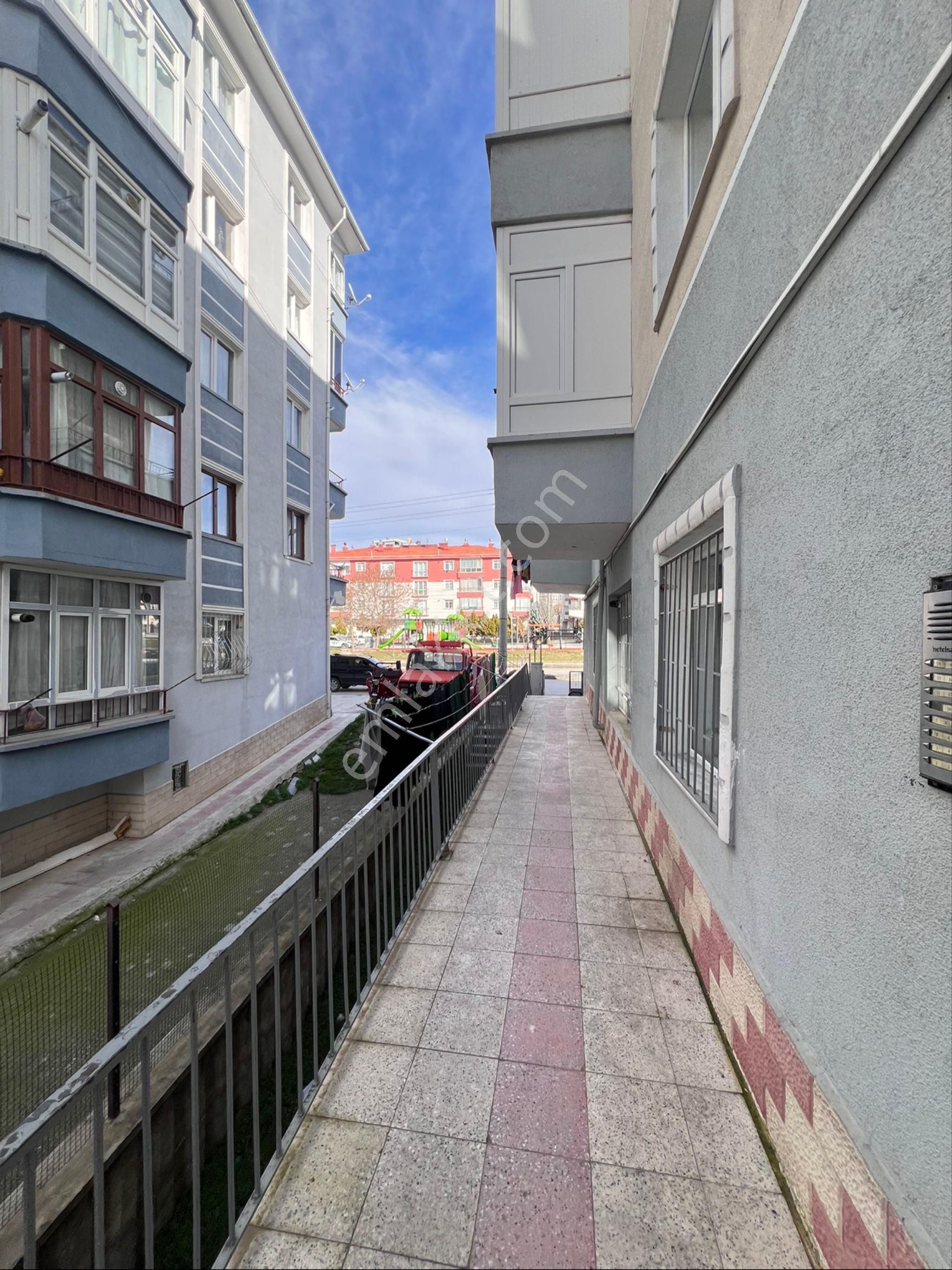 Sincan Plevne Mah.yeşilovaya Sınır 3+1 Y.giriş Fırsat Daire - Görsel 5