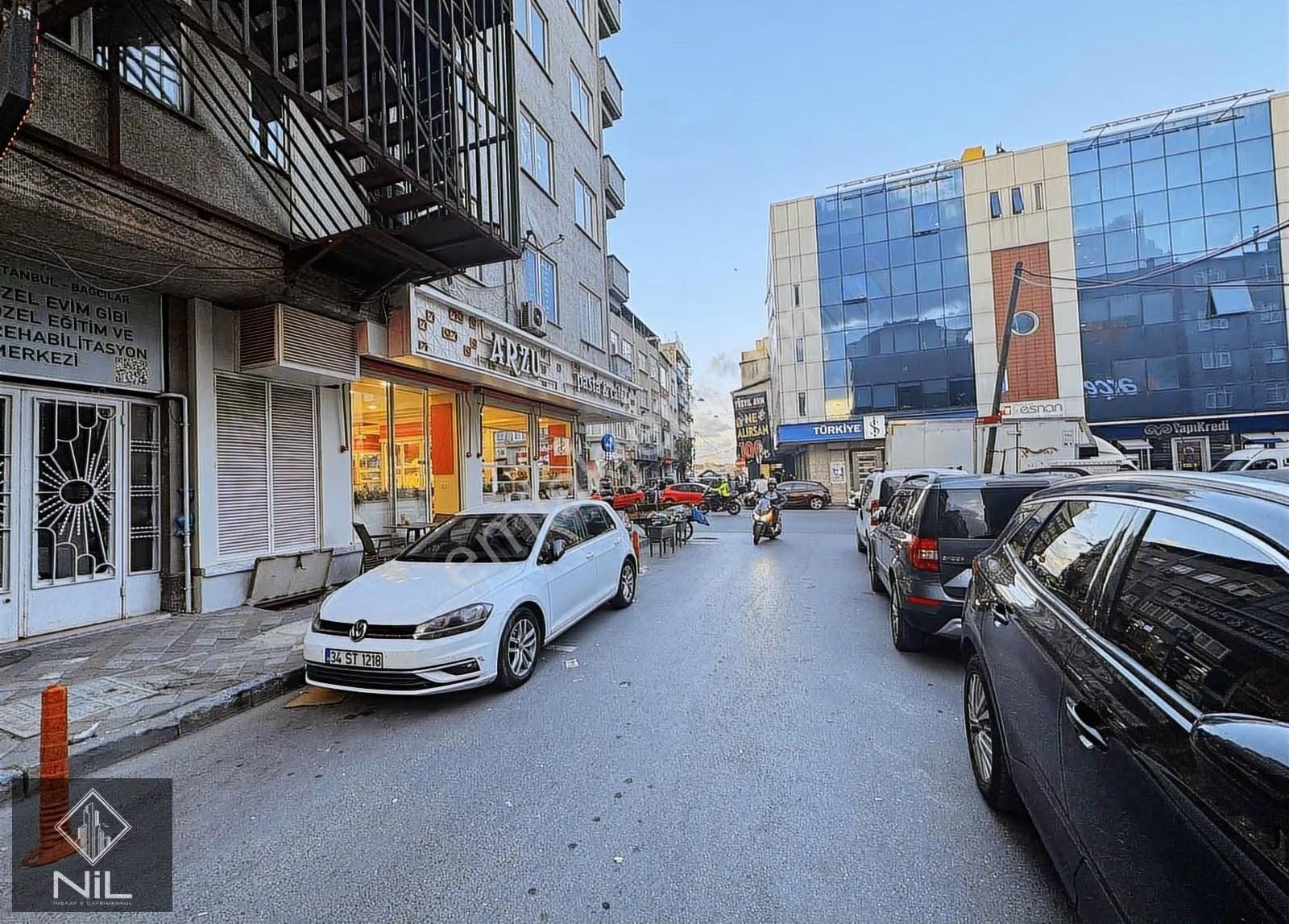 Yüzyıl Caddeye 2. Bina Kiralık Dükkan - Görsel 20
