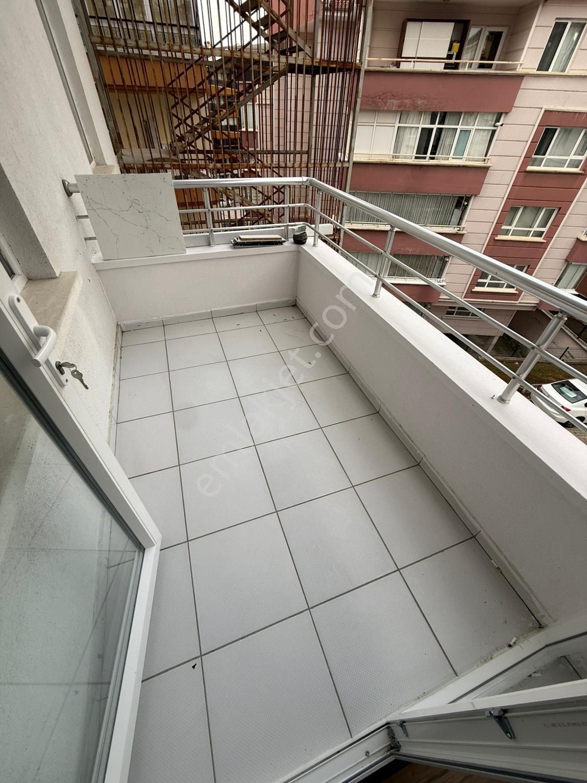 Mutlu Cadde Üzeri Katta Full Yapılı-asansörlü 3+1 Daire - Görsel 17