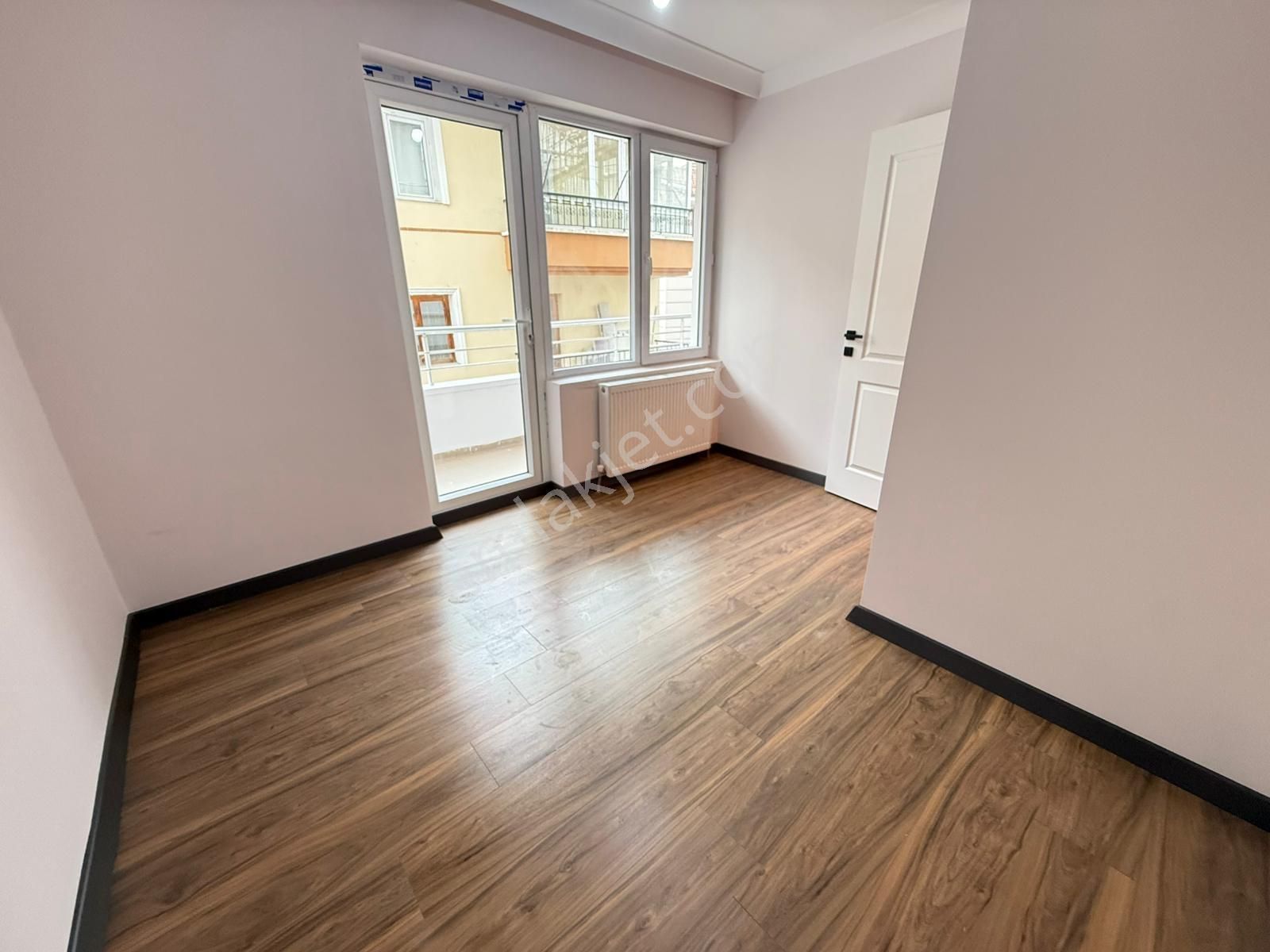 Mutlu Cadde Üzeri Katta Full Yapılı-asansörlü 3+1 Daire - Görsel 20