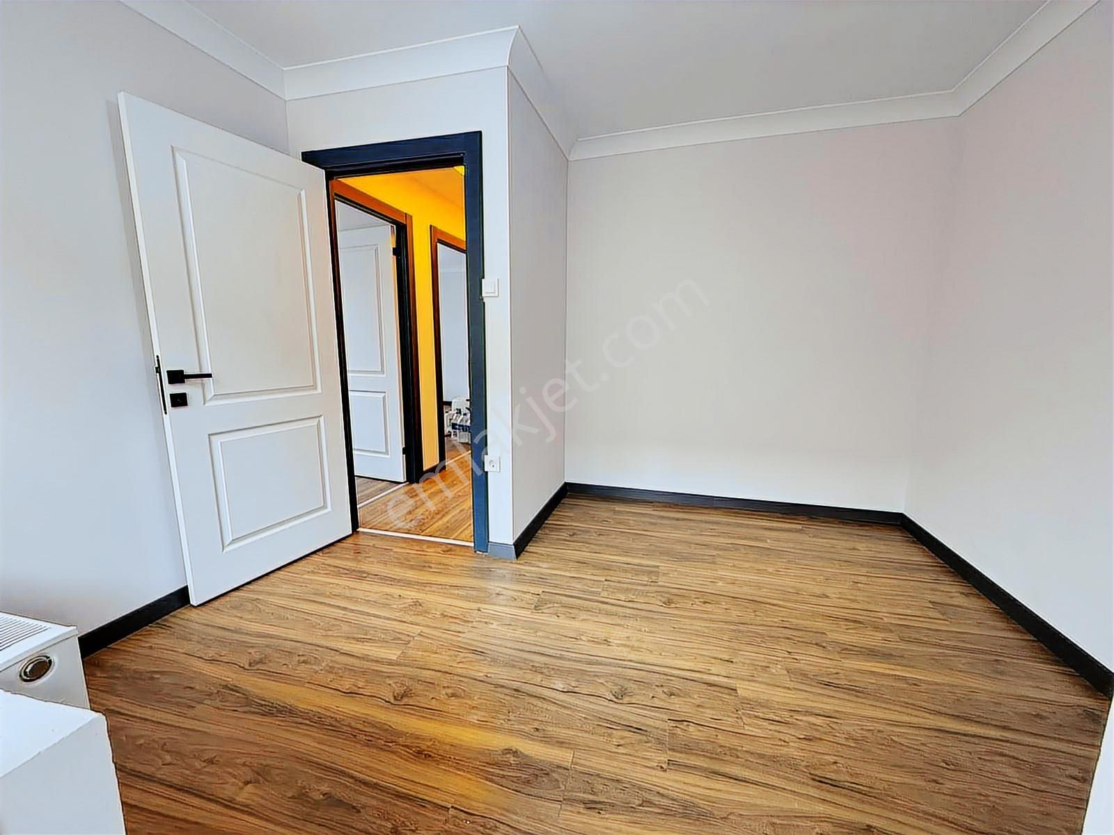 Mutlu Cadde Üzeri Katta Full Yapılı-asansörlü 3+1 Daire - Görsel 14