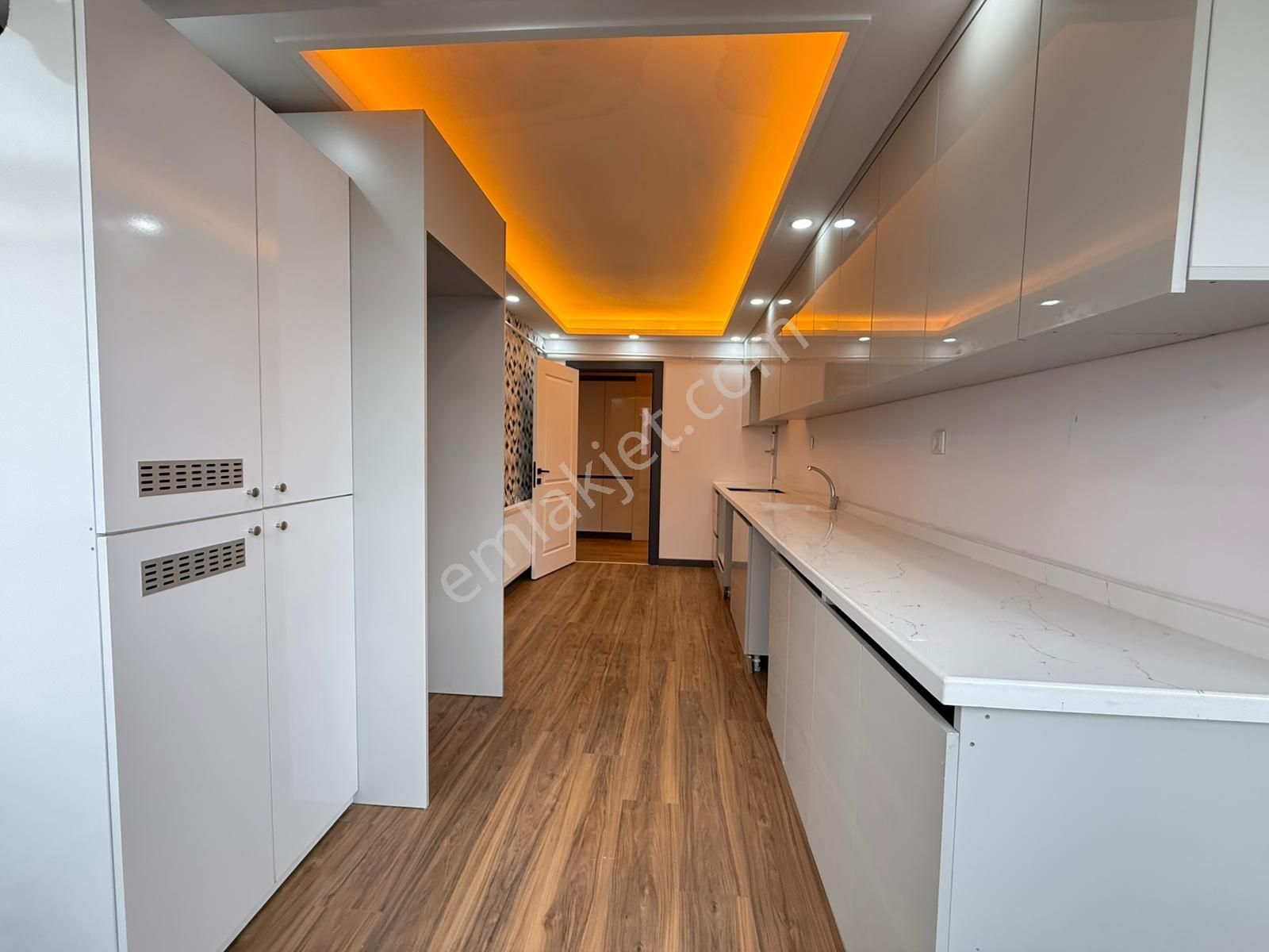 Mutlu Cadde Üzeri Katta Full Yapılı-asansörlü 3+1 Daire - Görsel 4