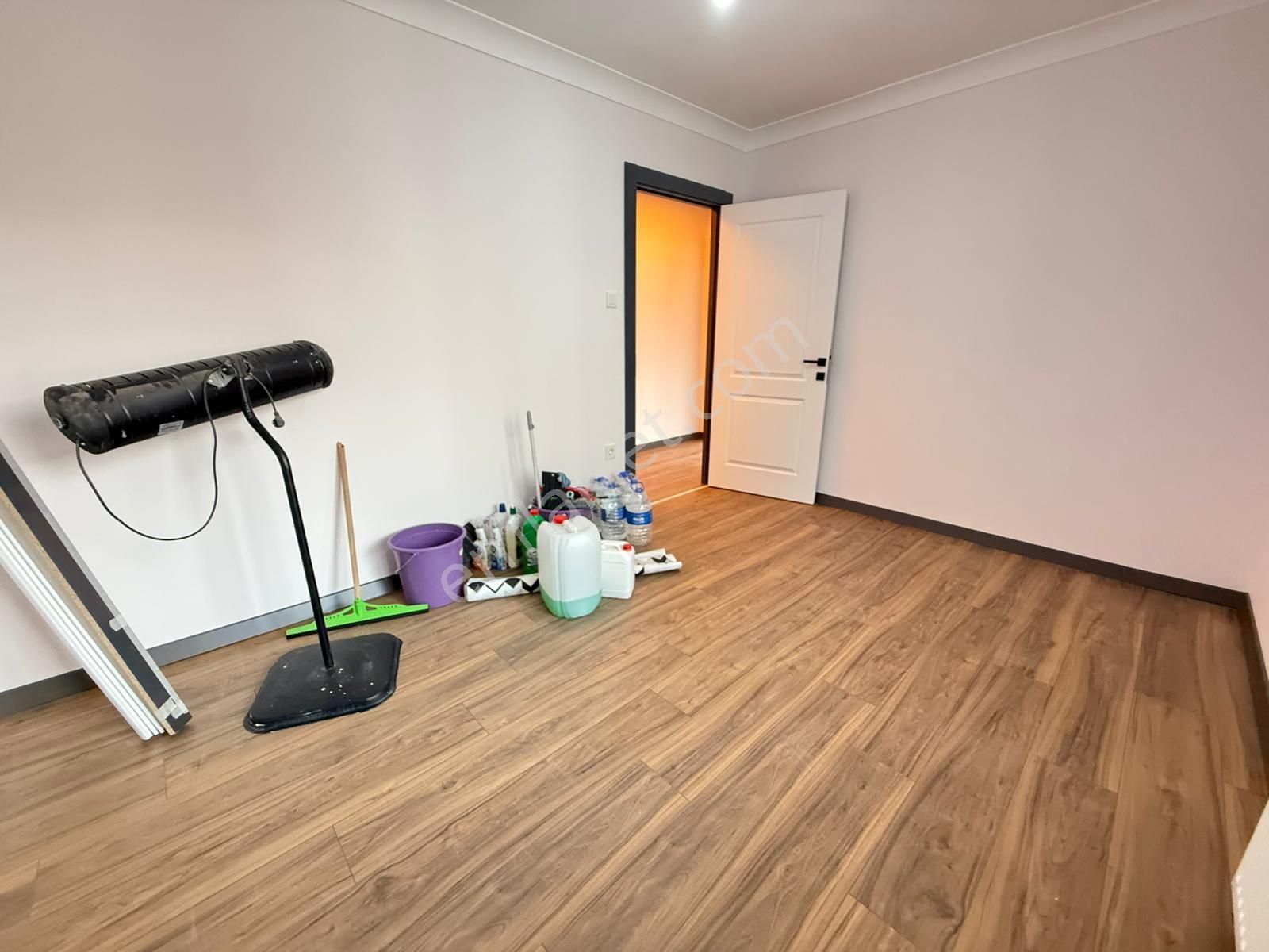 Mutlu Cadde Üzeri Katta Full Yapılı-asansörlü 3+1 Daire - Görsel 12