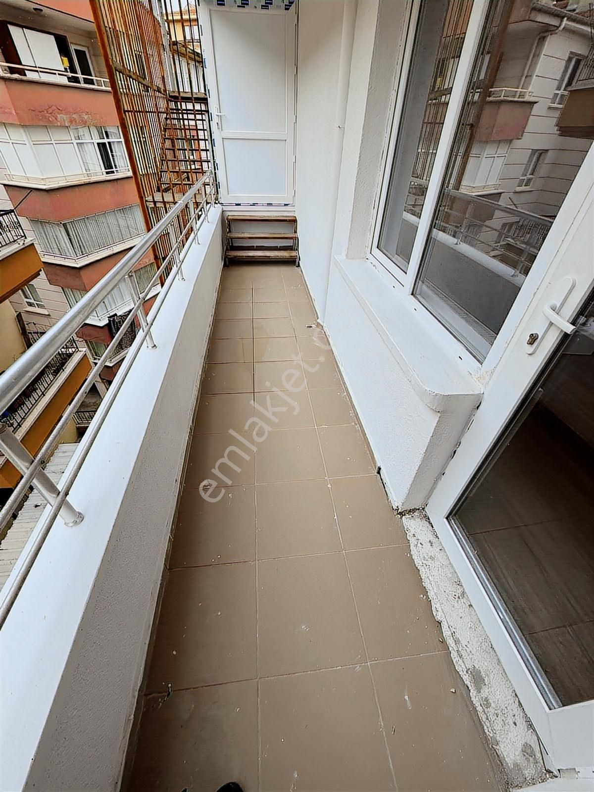 Mutlu Cadde Üzeri Katta Full Yapılı-asansörlü 3+1 Daire - Görsel 22