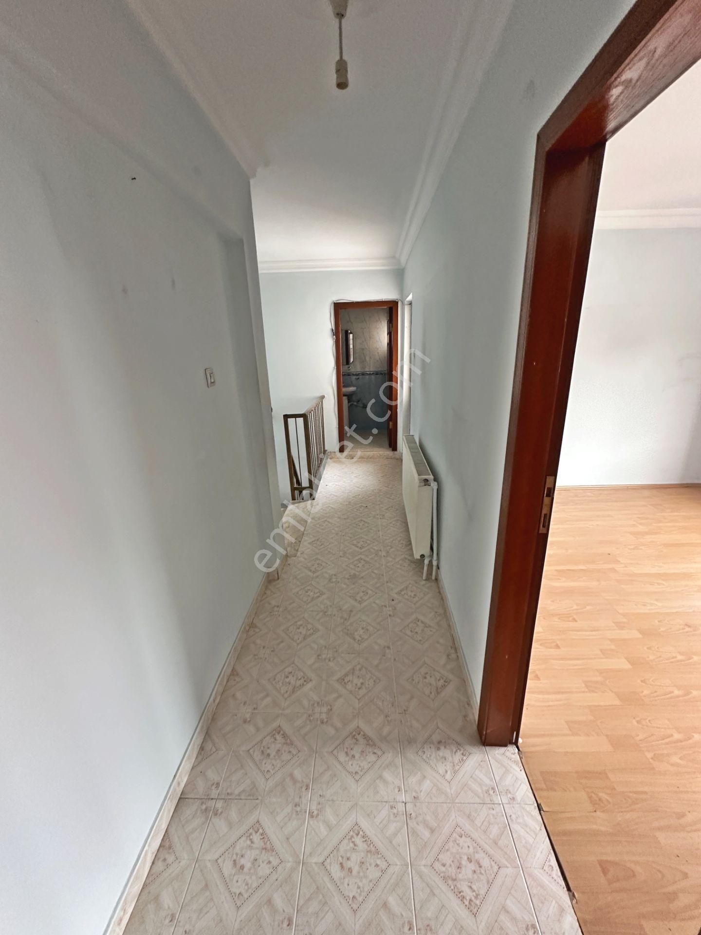 Misket Düzlükte Tren Yakını Açık Teraslı 4+1 Kiralık Dublex - Görsel 25