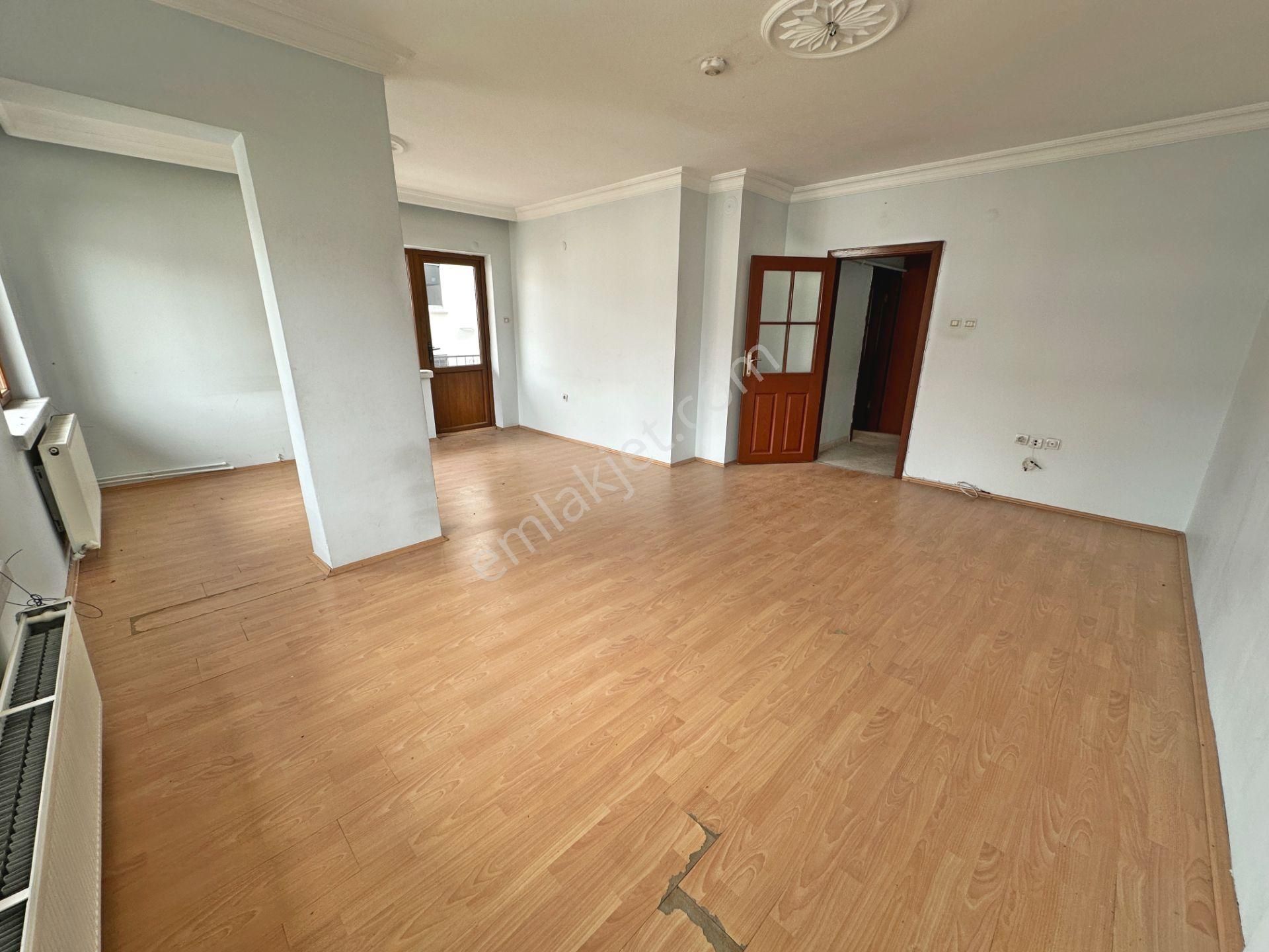 Misket Düzlükte Tren Yakını Açık Teraslı 4+1 Kiralık Dublex - Görsel 2