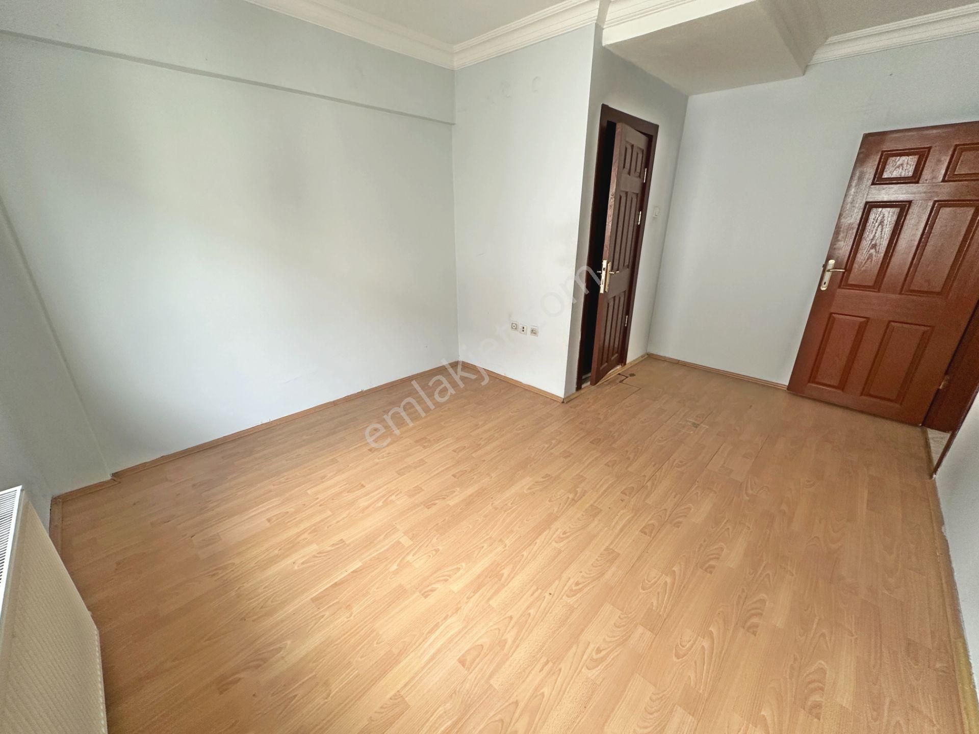 Misket Düzlükte Tren Yakını Açık Teraslı 4+1 Kiralık Dublex - Görsel 14