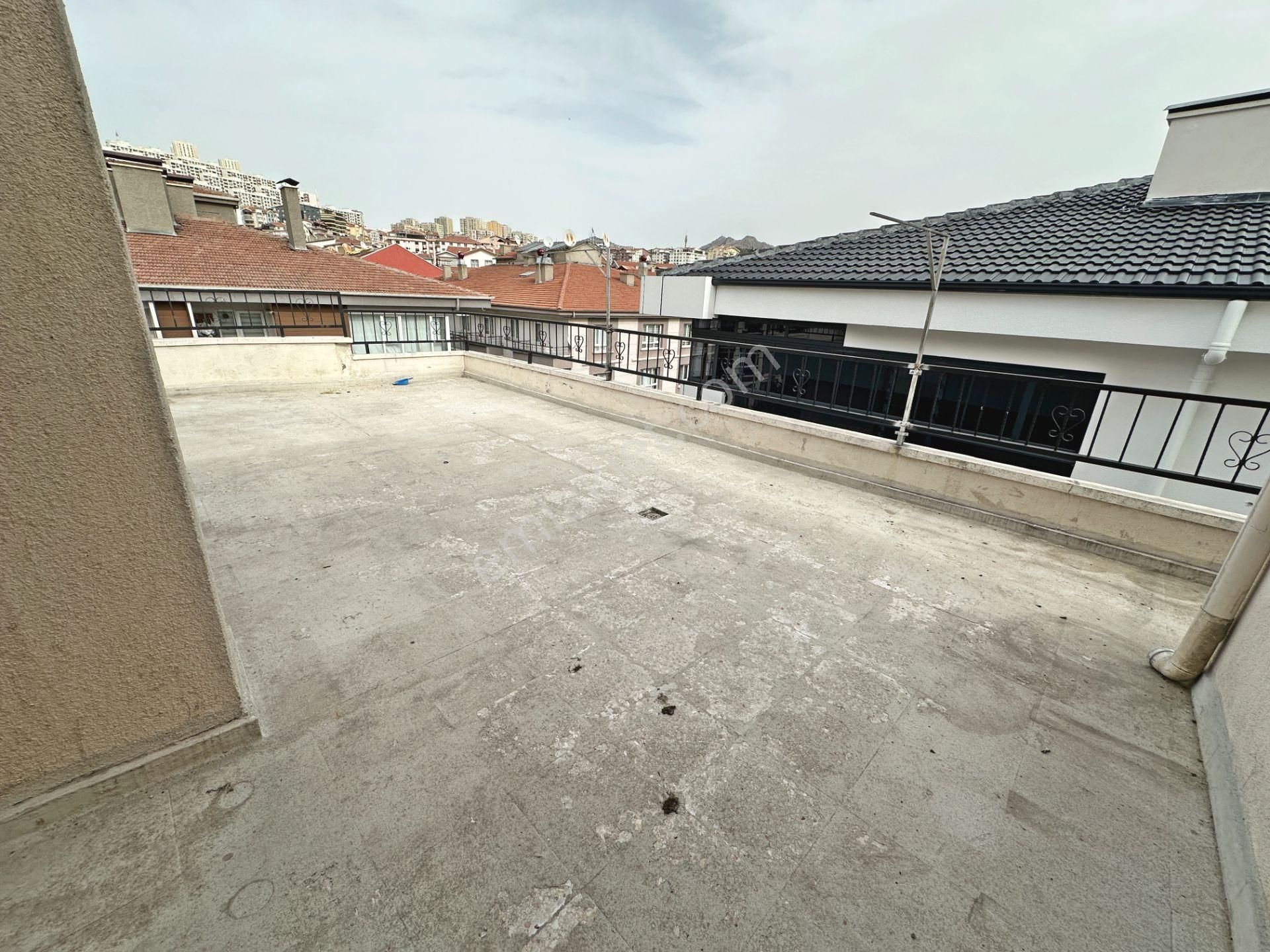 Misket Düzlükte Tren Yakını Açık Teraslı 4+1 Kiralık Dublex - Görsel 26