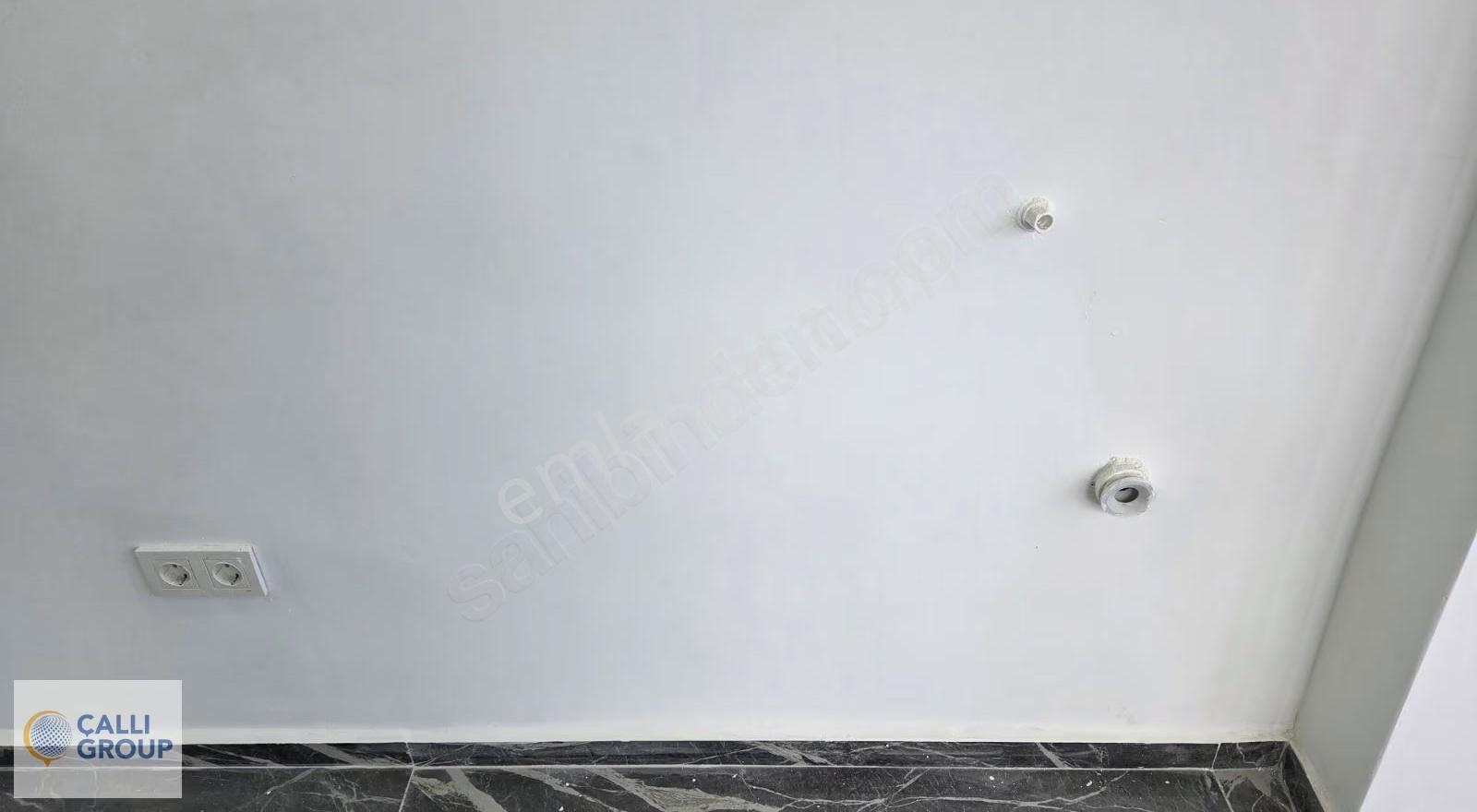 Kuşadası Merkez İhsan Sürücü İş Hanında 3.kat Asansörlü Ofis - Görsel 12