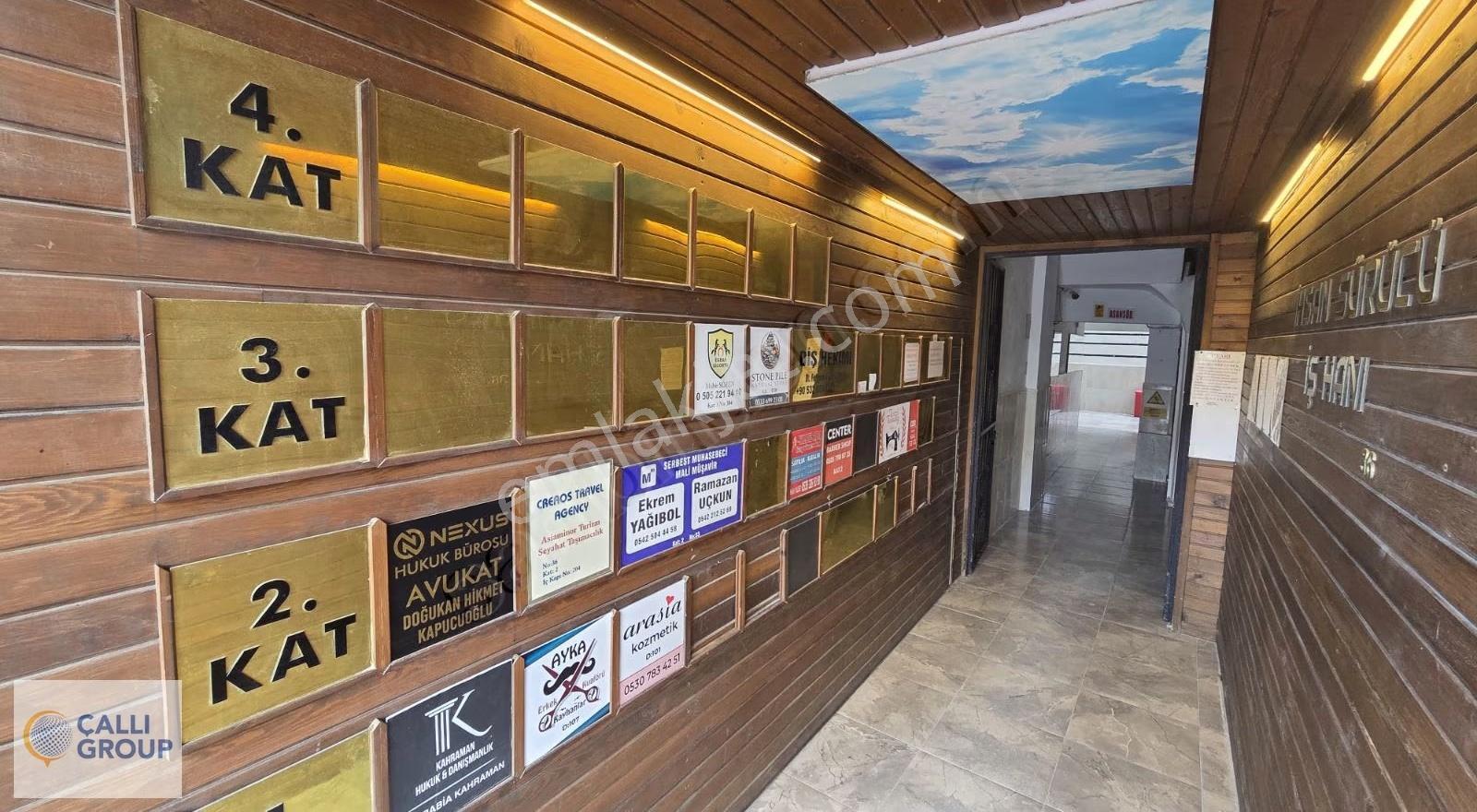 Kuşadası Merkez İhsan Sürücü İş Hanında 3.kat Asansörlü Ofis - Görsel 16