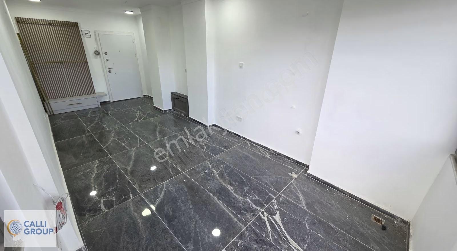 Kuşadası Merkez İhsan Sürücü İş Hanında 3.kat Asansörlü Ofis - Görsel 14
