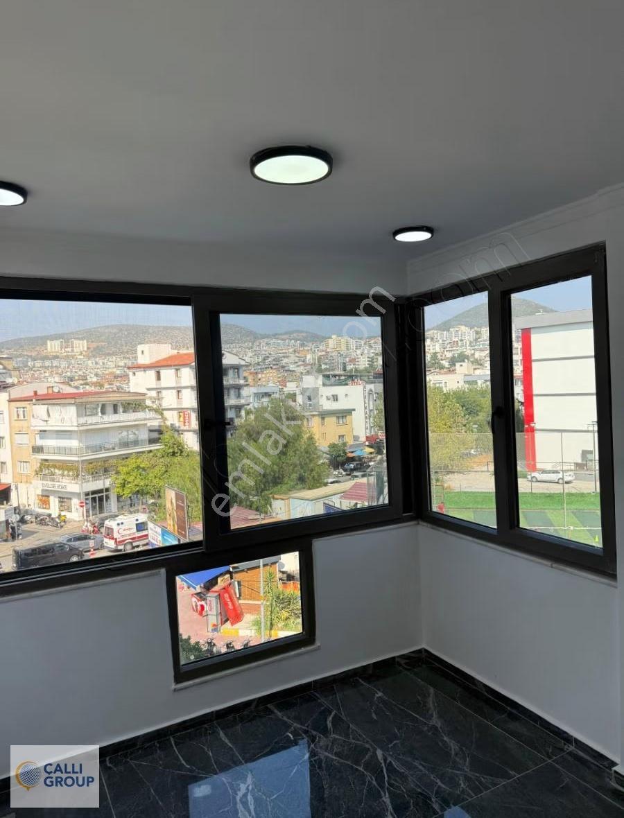 Kuşadası Merkez İhsan Sürücü İş Hanında 3.kat Asansörlü Ofis - Görsel 21