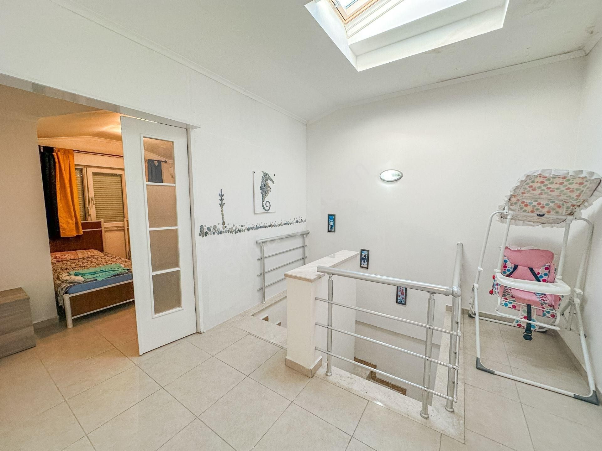 Alanya Kestel’de Denize Sıfır | Eşyalı 3+1 Dubleks Satılık Daire - Görsel 2